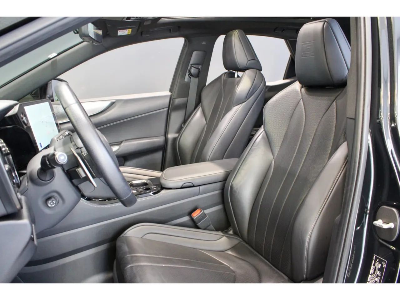 Lexus NX-350h F-sport 2.5 16V Aut. (hybrid), foto 13 de 14