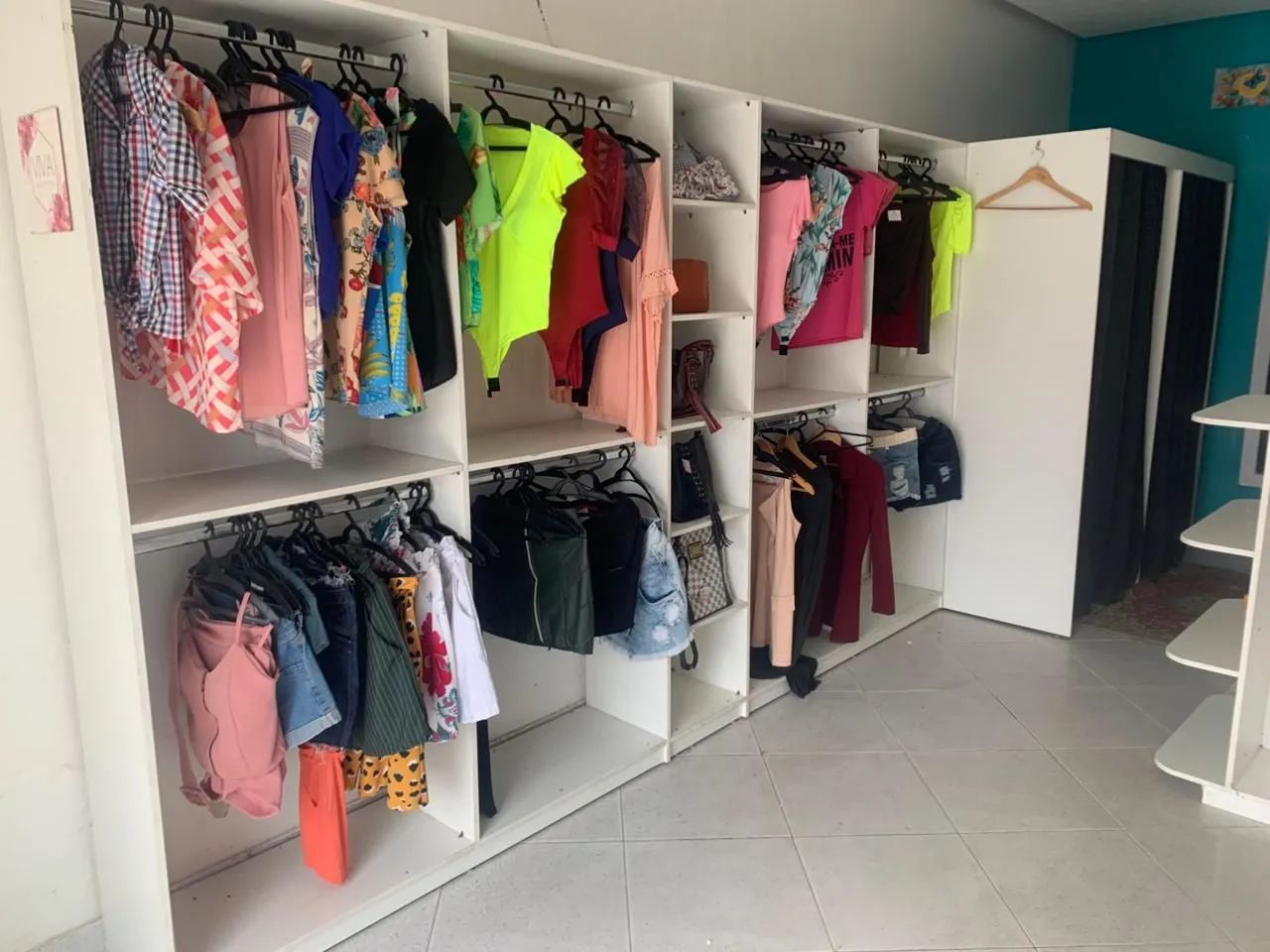 Vende-se móveis de loja de roupas  - Foto 4