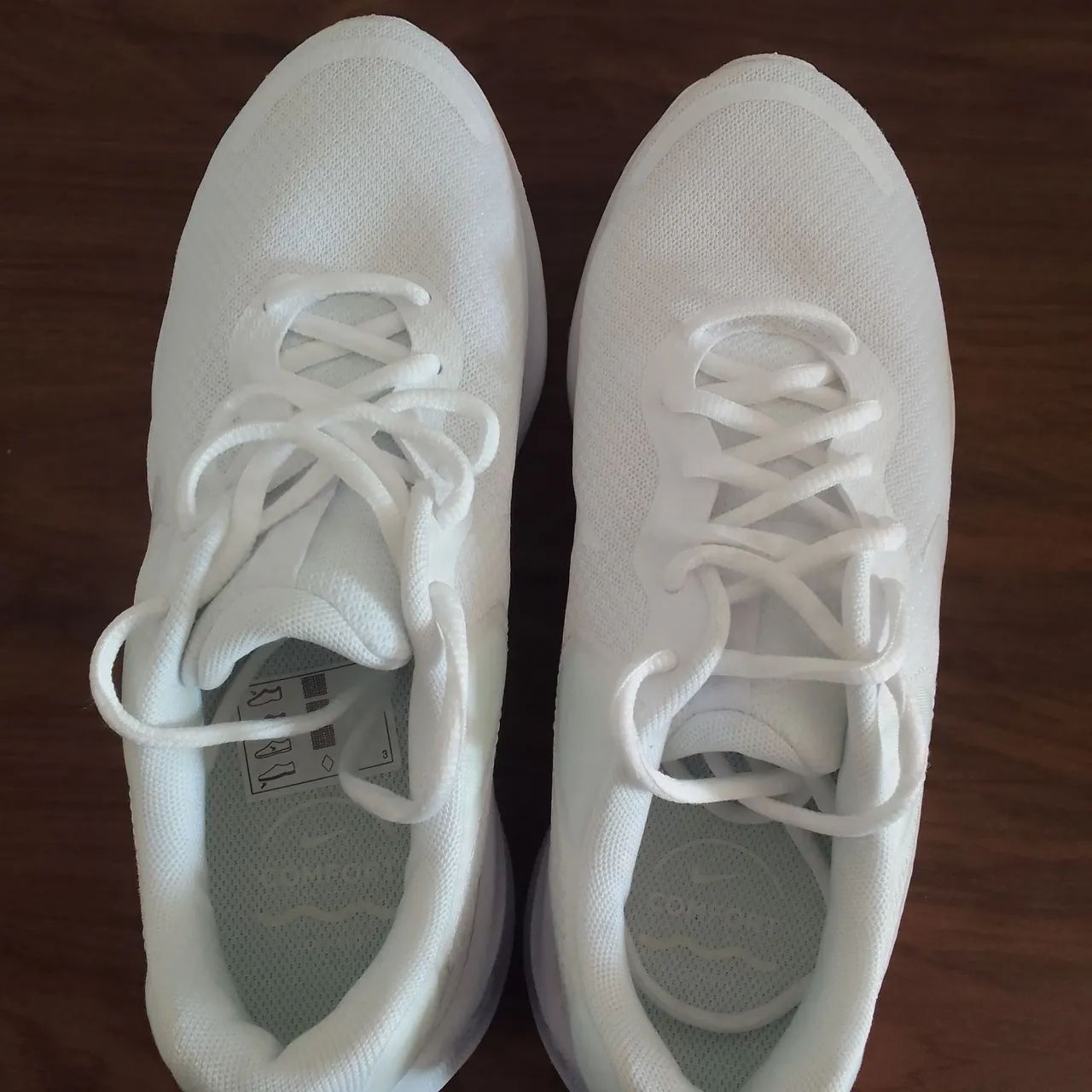 VENDO TÊNIS NIKE NOVO 