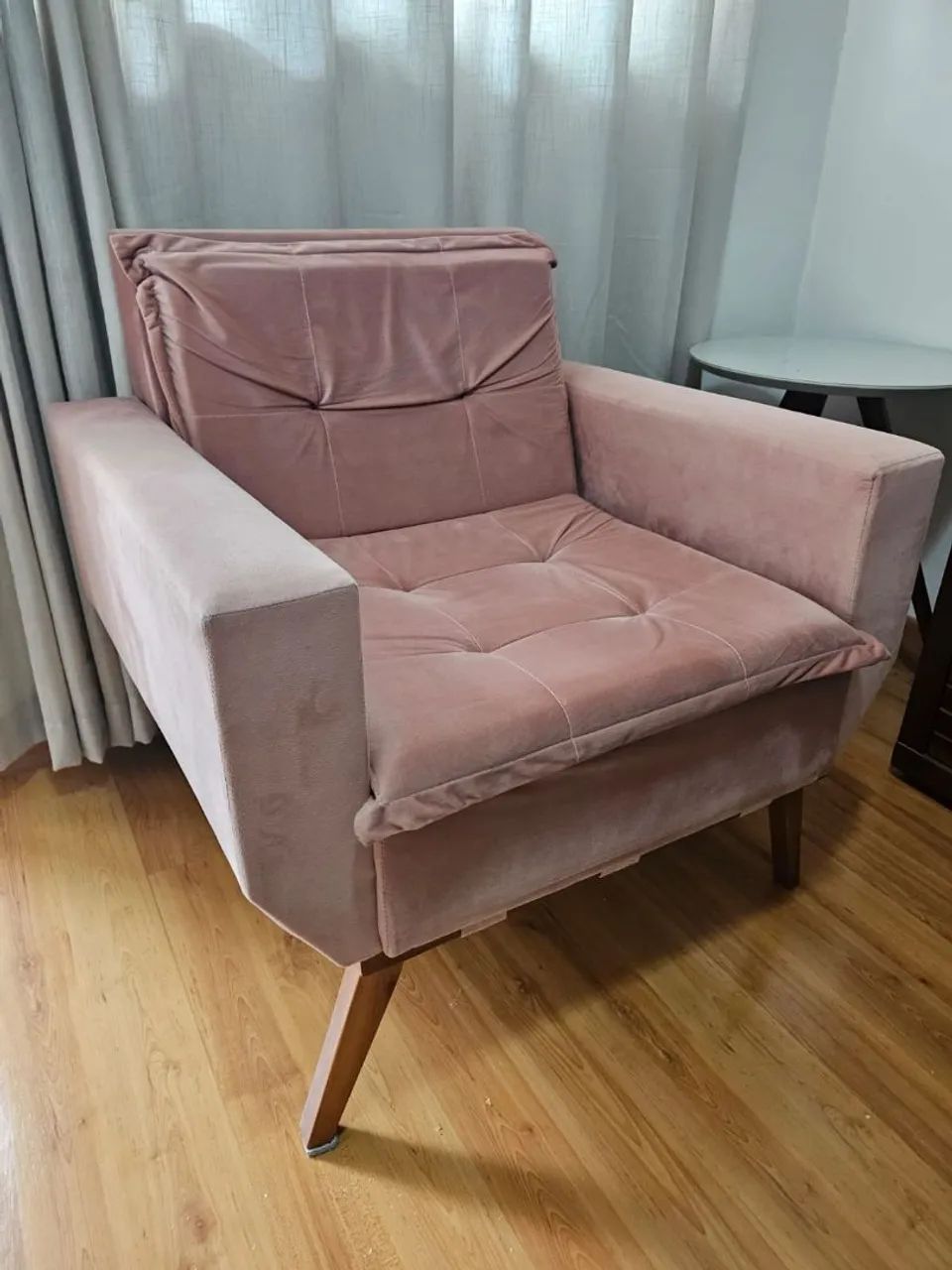 Poltrona linda e muito nova