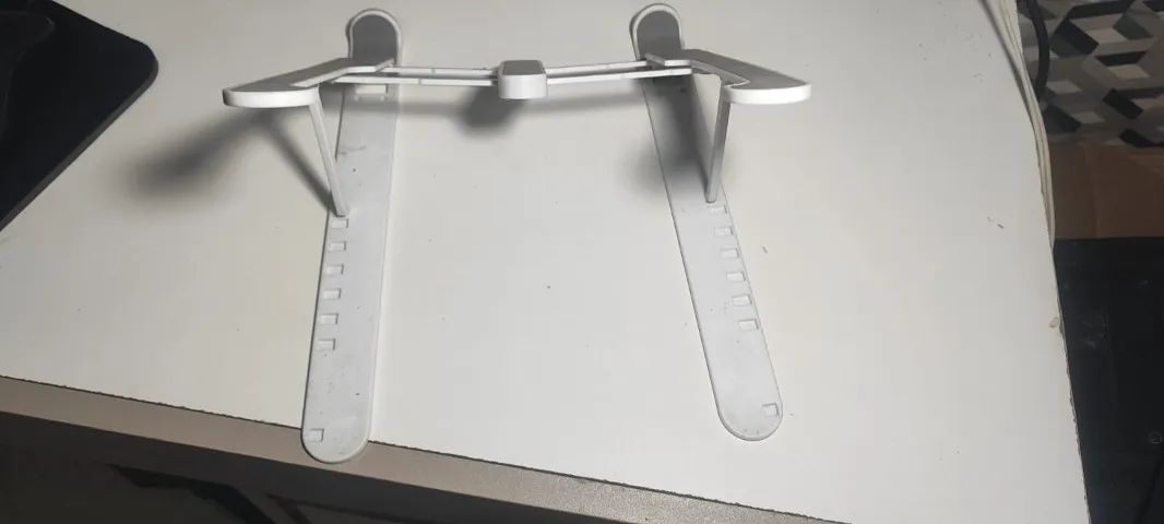 Suporte de Notebook de Plástico Dobrável Usado - Bom Estado - Foto 3