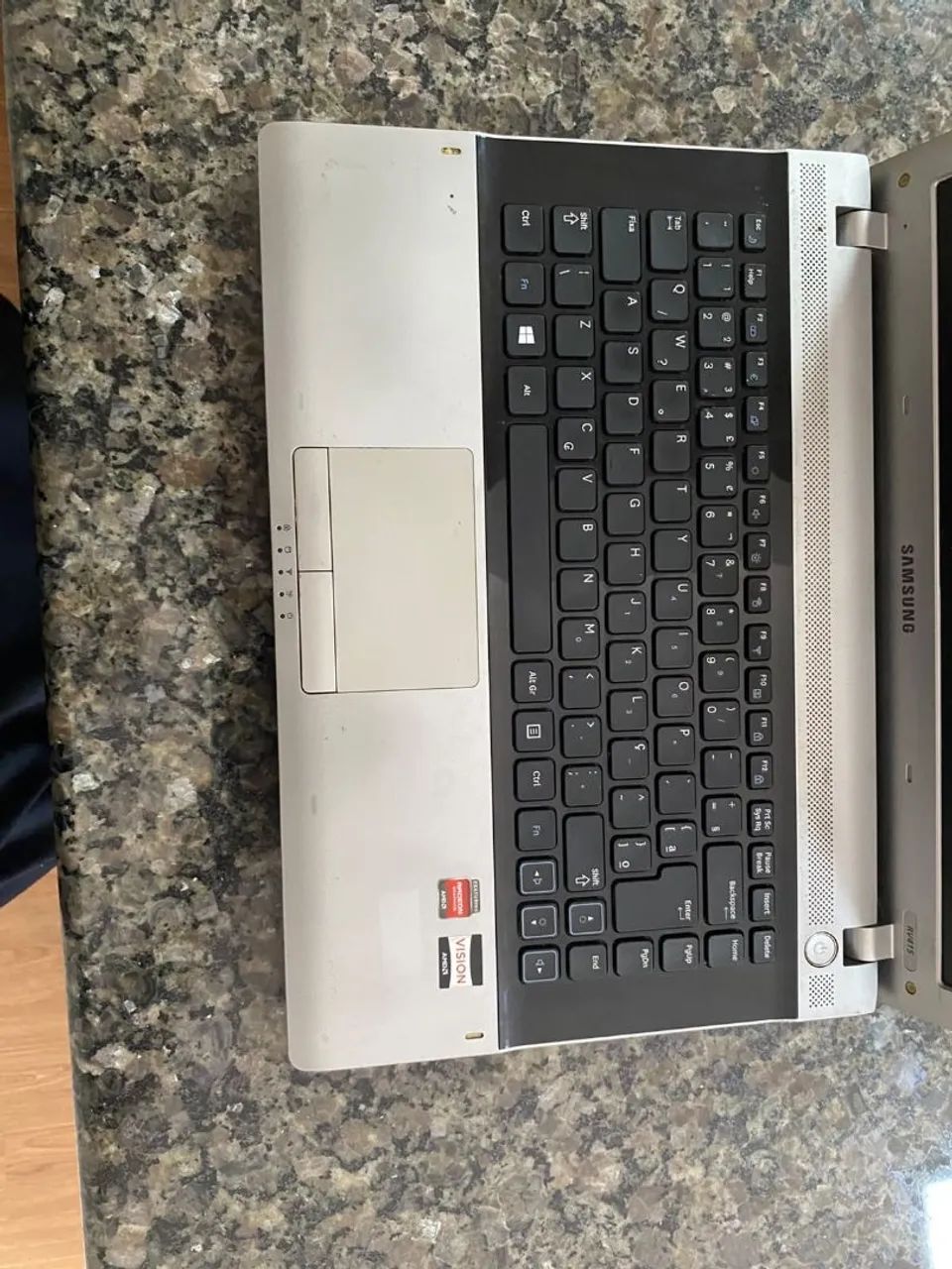 Notebook Samsung usado AMD E-300 APU com Radeon HD Graphics