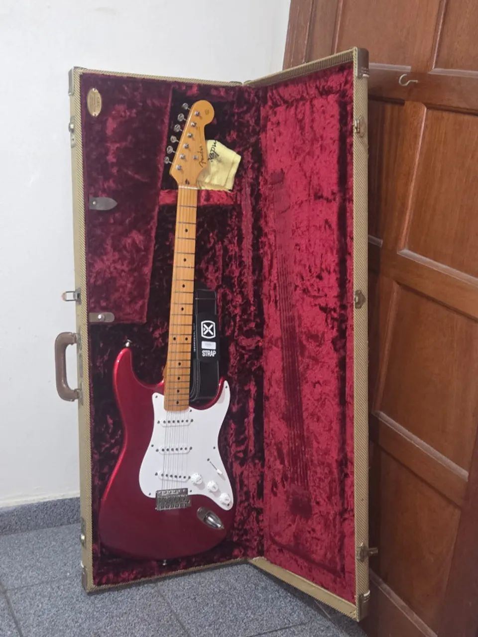 GUITARRA FENDER