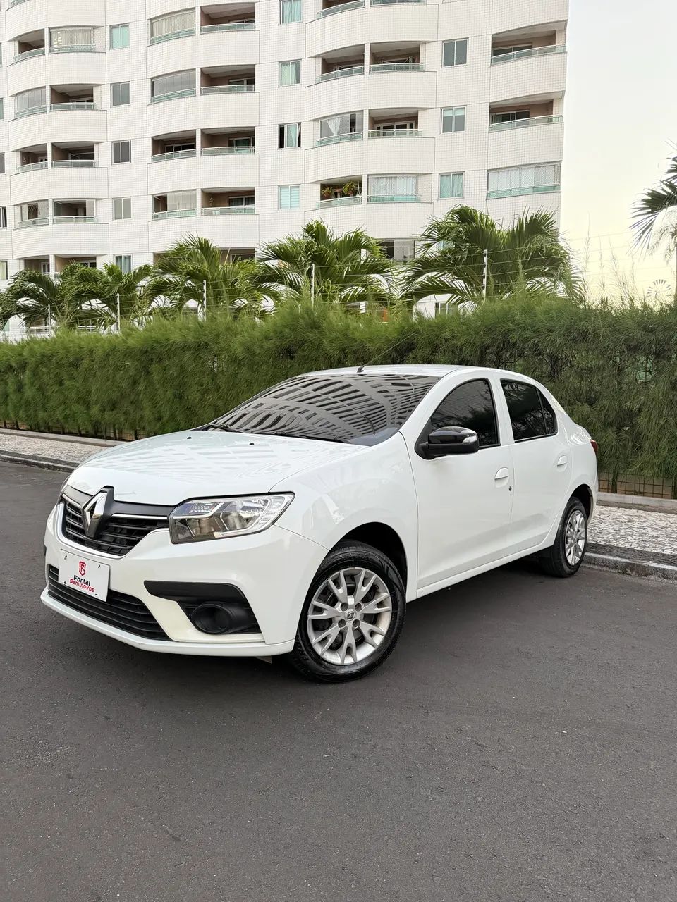 Renault Logan LOGAN Zen Flex 1.0 12V 4p Mec. 2024
