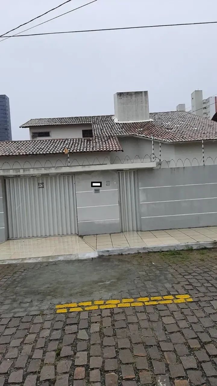 Sobrado em Lagoa Nova, próximo a AV Nascimento de Castro