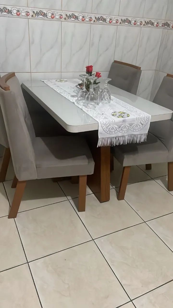 MESA JANTAR 4 CADEIRAS