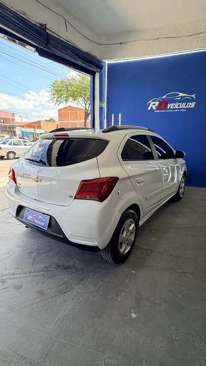 Chevrolet Onix Hatch LT 1.0 8V Flex Mec. 4P 2019 - Foto 4