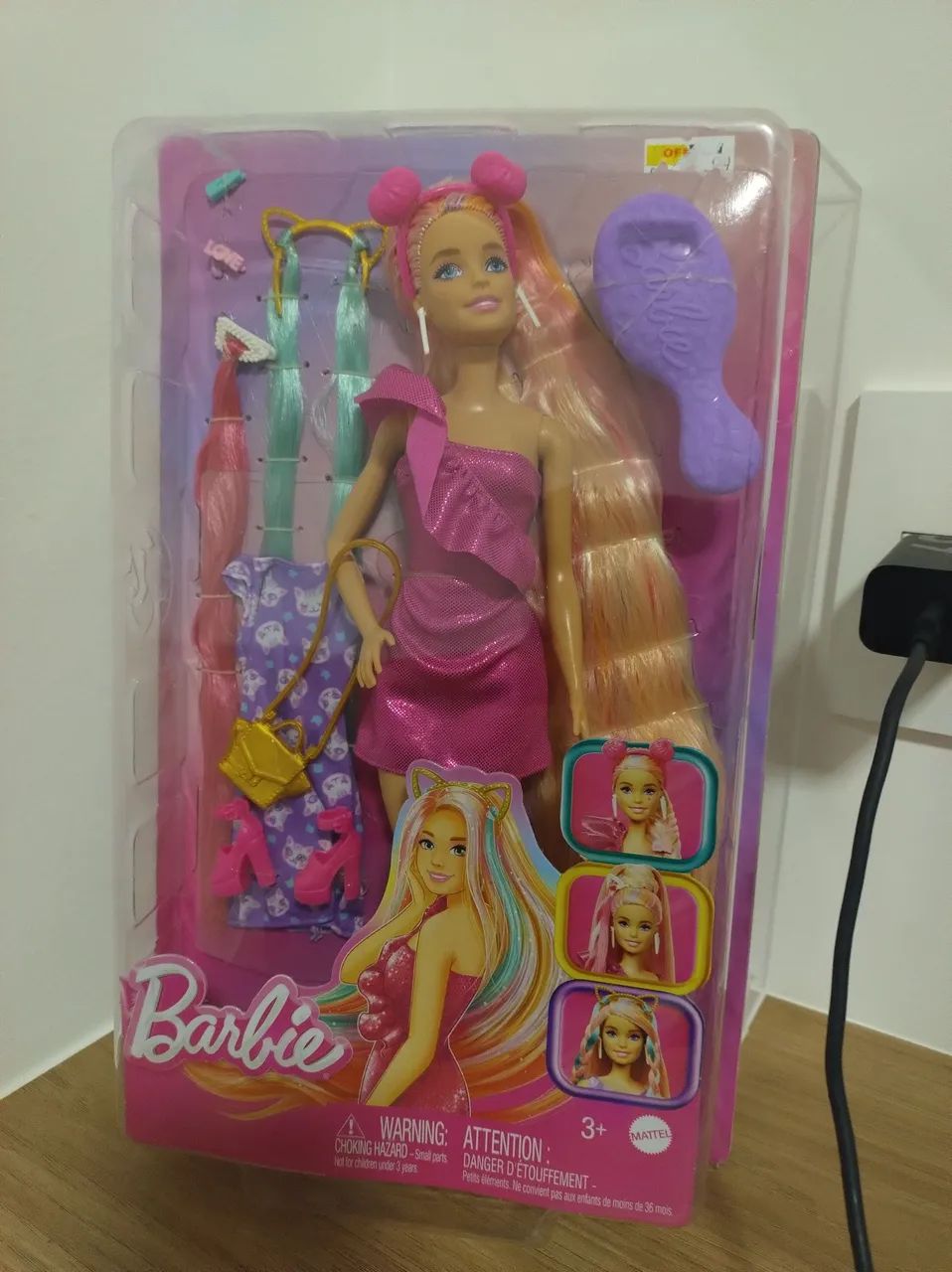 Barbie lacrada na caixa 