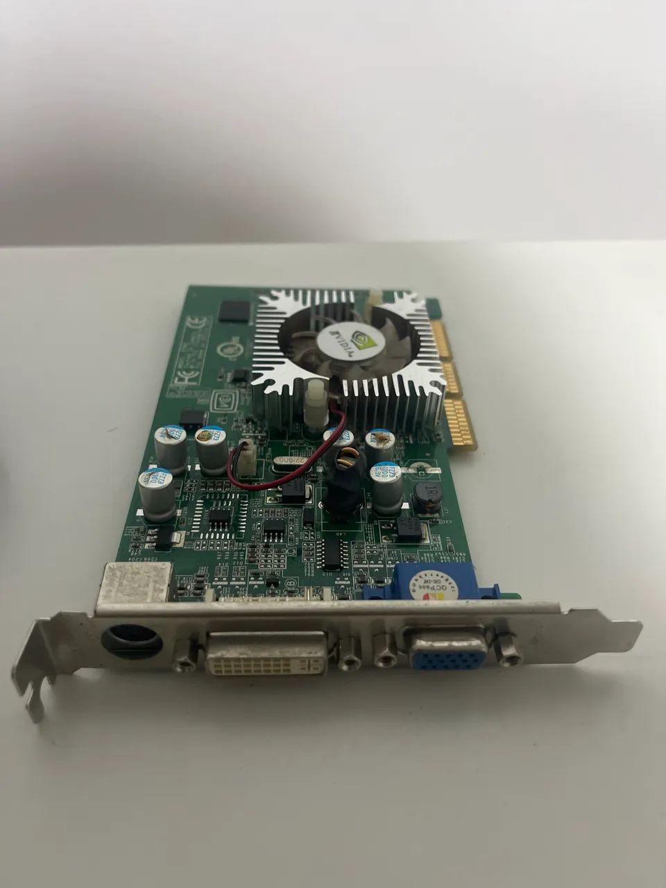 Placa de Vídeo NVIDIA GeForce FX 6200 256MB DDR2 AGP - Foto 3