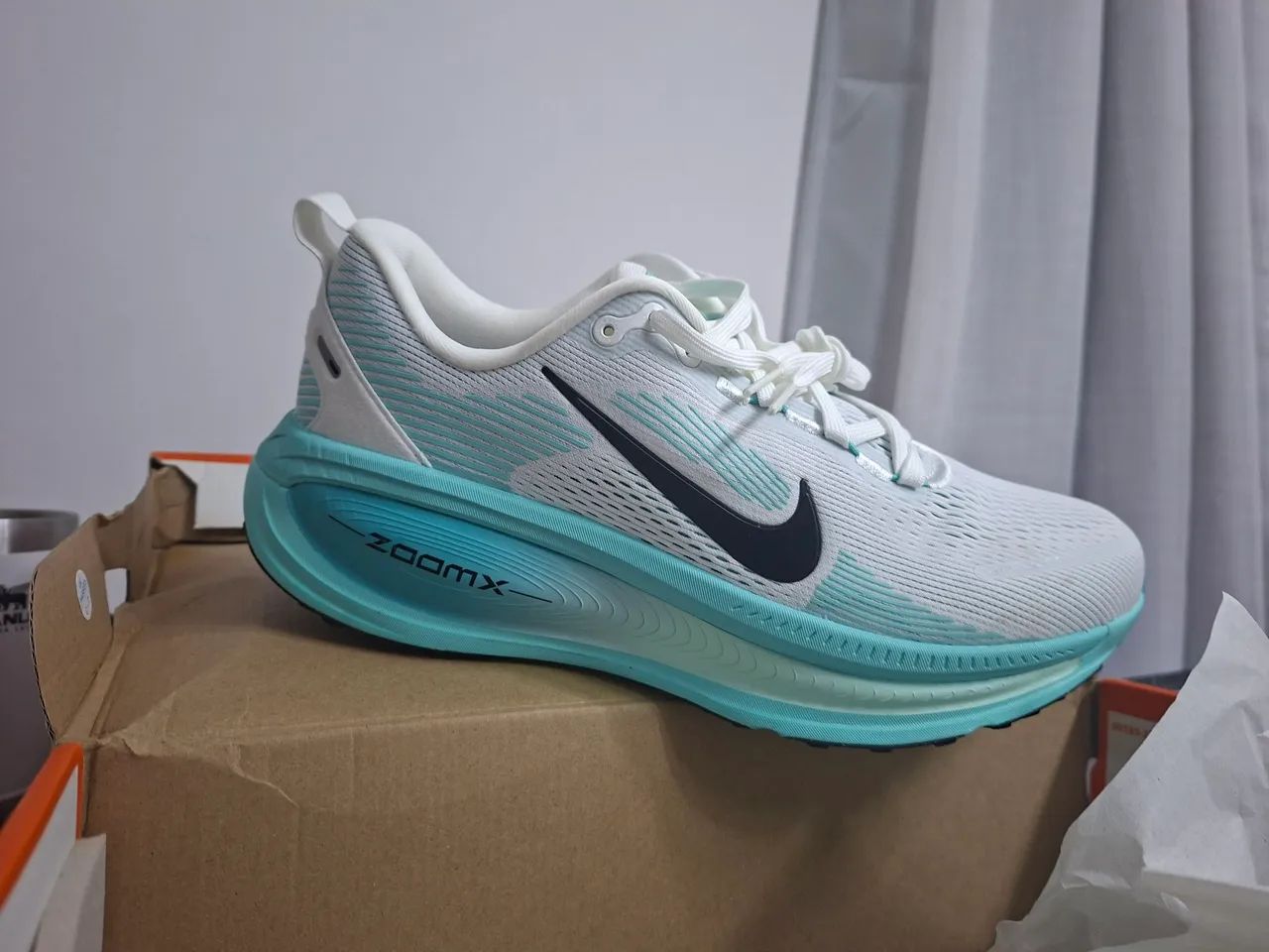 Tênis de Corrida Nike Vomero 18 - Foto 5