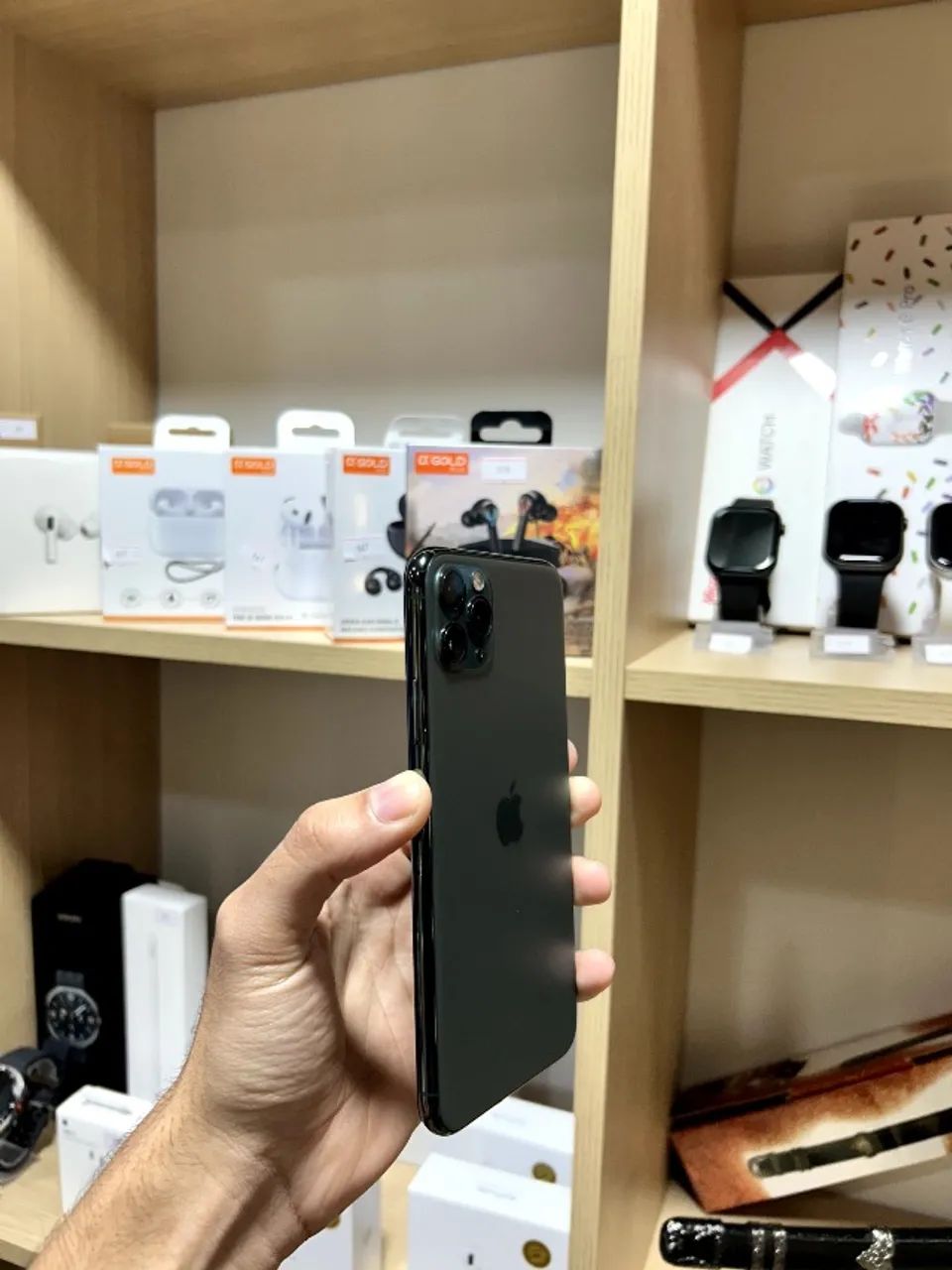 iPhone 11 Pro Max com 256gb  - Foto 2