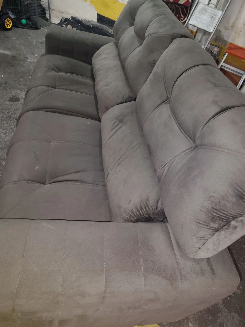 Vende um sofá novo  preço negociáveis  - Foto 2