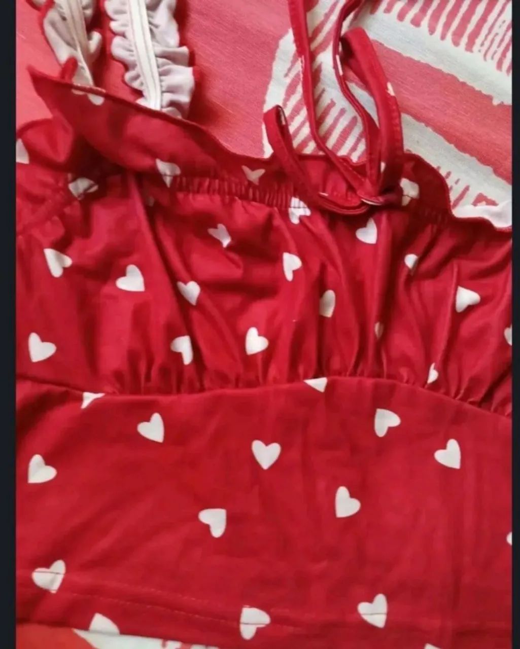 Cropped da shein vermelho com corações  - Foto 4
