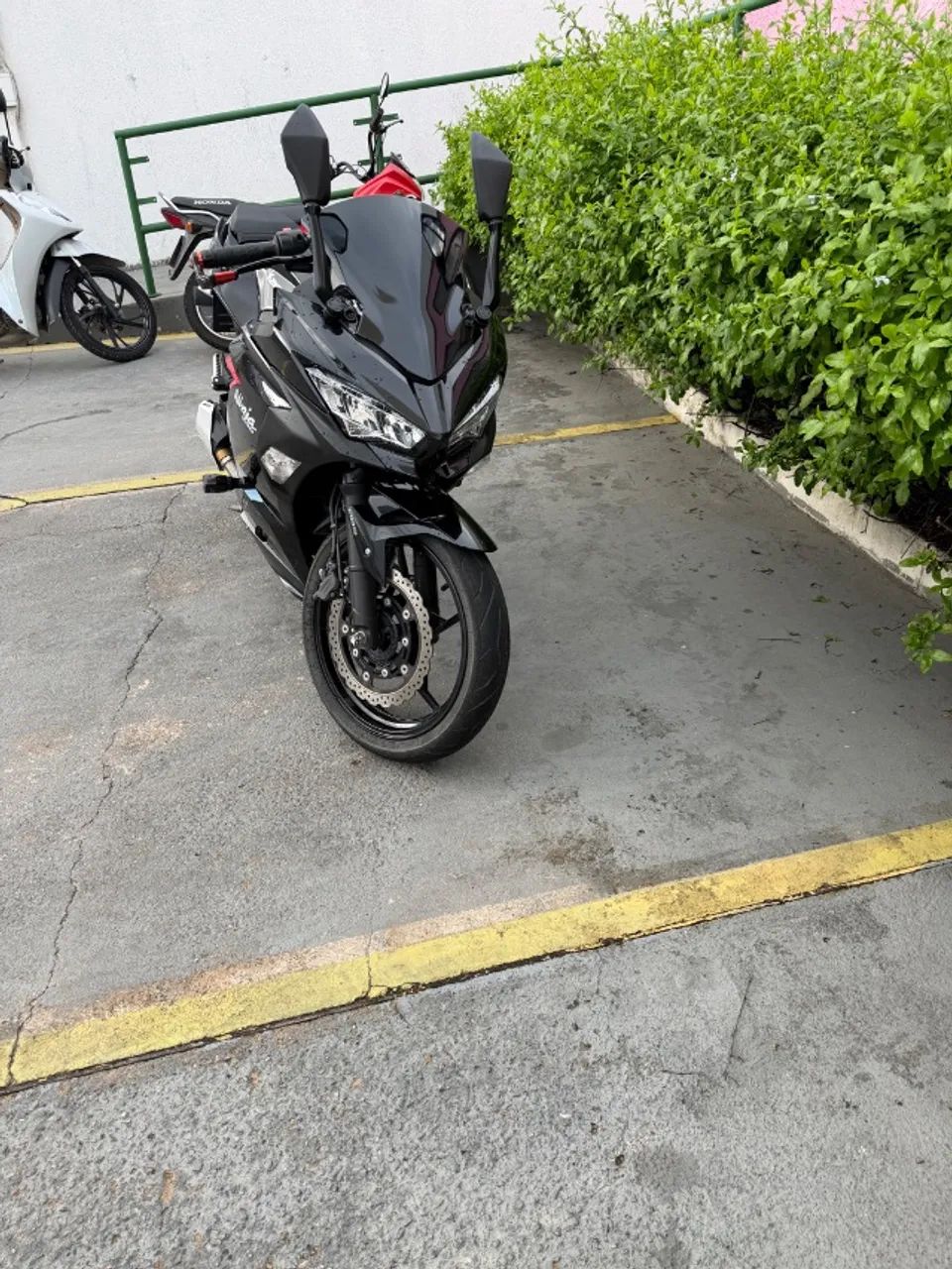 ハタヤマショウ　写真のAJNS-400値引き Kawasaki 400 2021 - 1496159433 | OLX