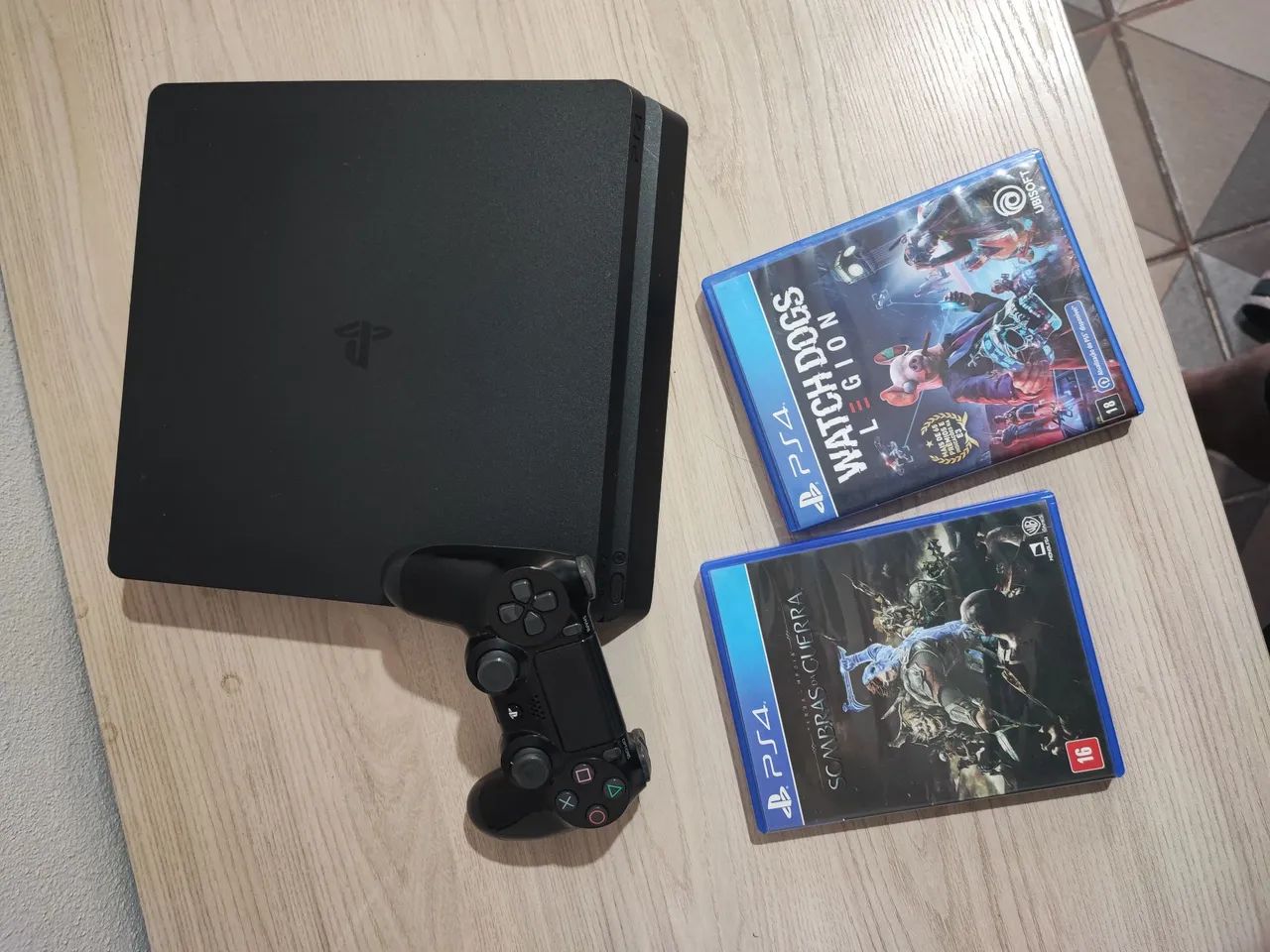 PS4 Slim com 2 controles e 2 JOGOS  - Foto 4