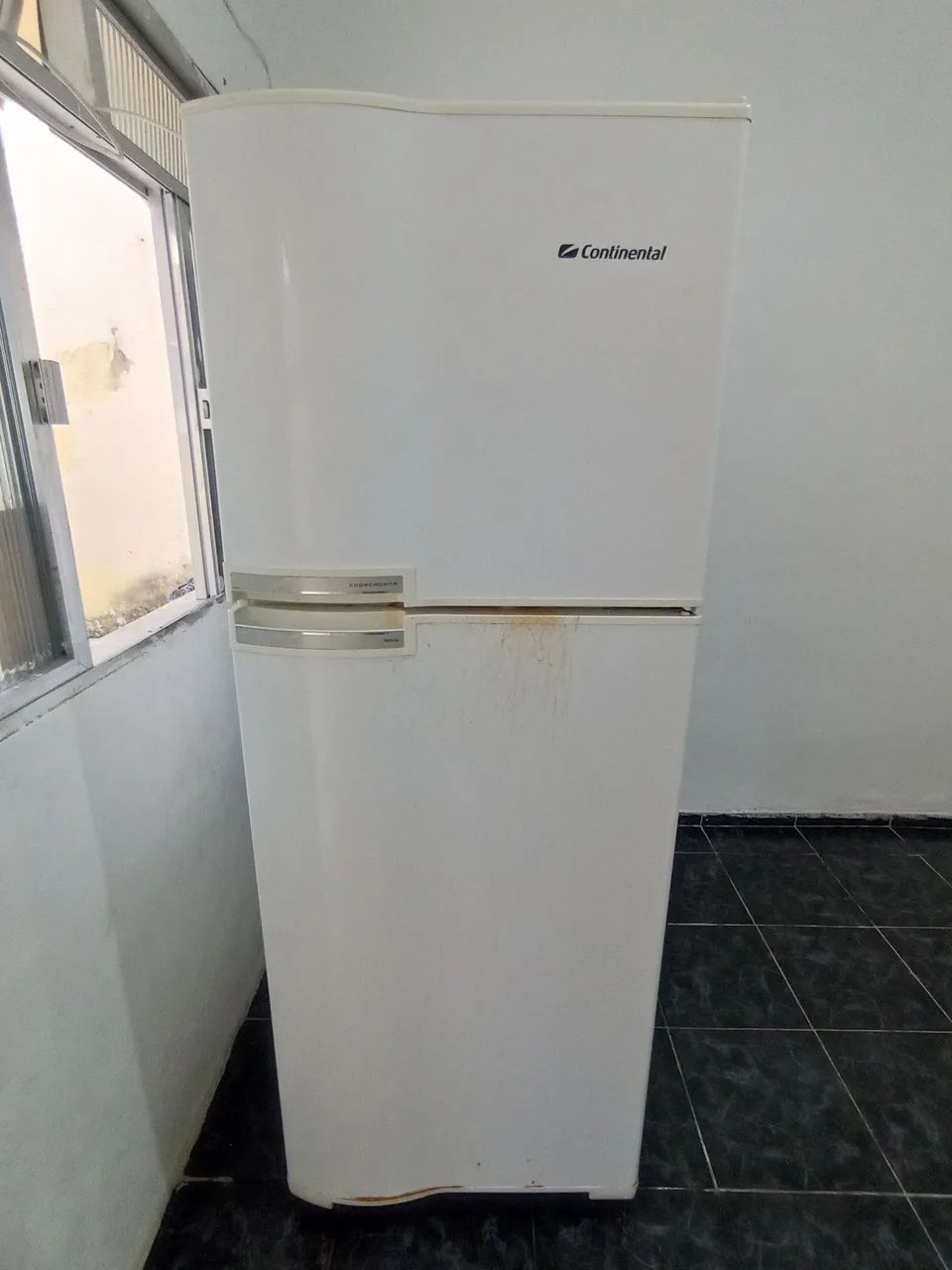 Geladeira com defeito 