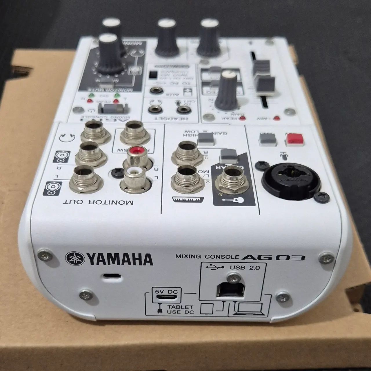 Mesa de Som Yamaha AG03 - Interface USB para Streaming Mesa de Som Yamaha AG03 - Interface USB para Streaming