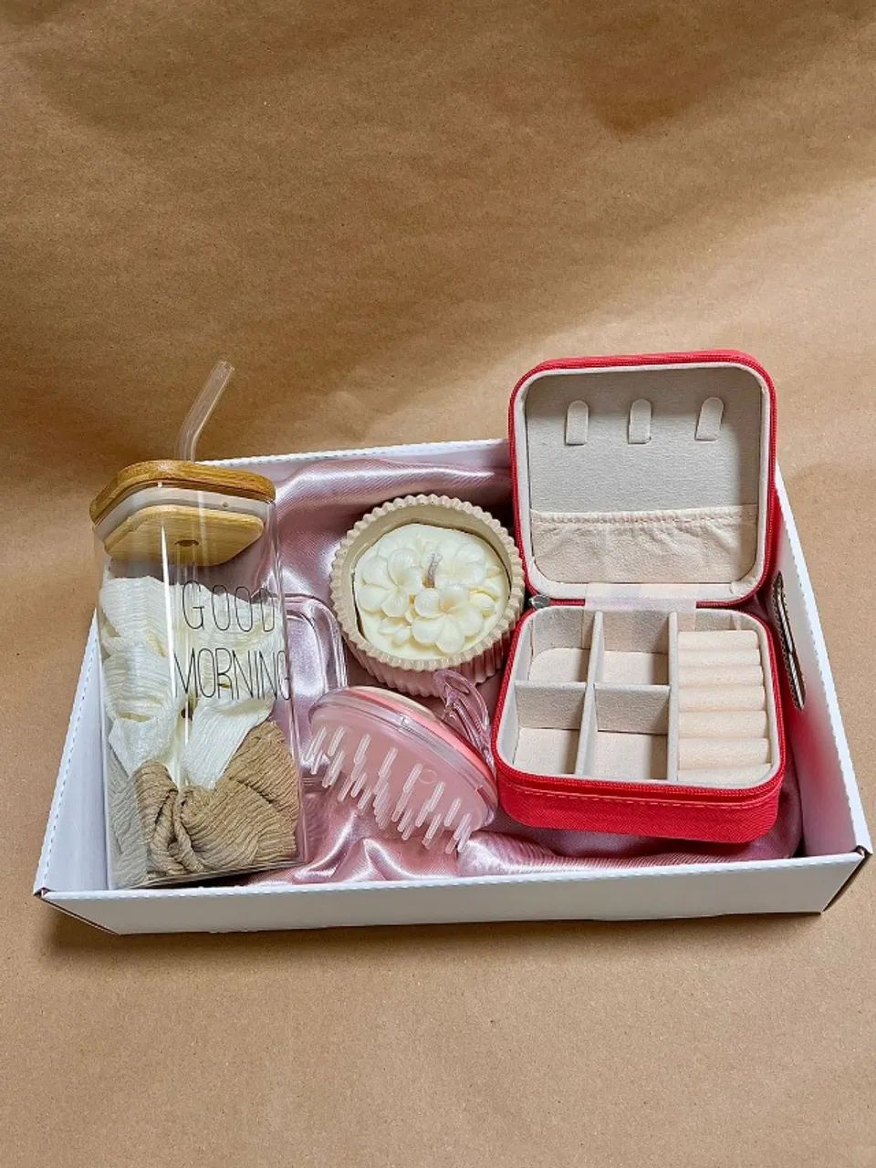 Kit Presente Feminino Com Vela Aromática, Copo E Acessórios