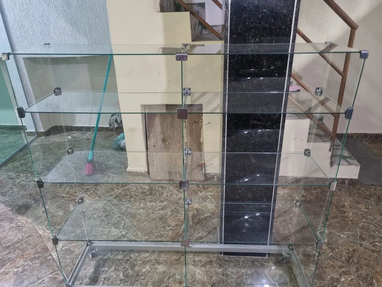 BALCÃO DE VIDRO MODULADO - Foto 2
