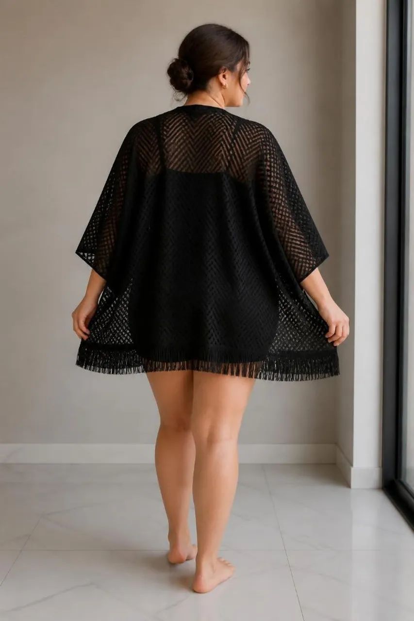 Kimono Poncho Preto Vazado - Foto 2