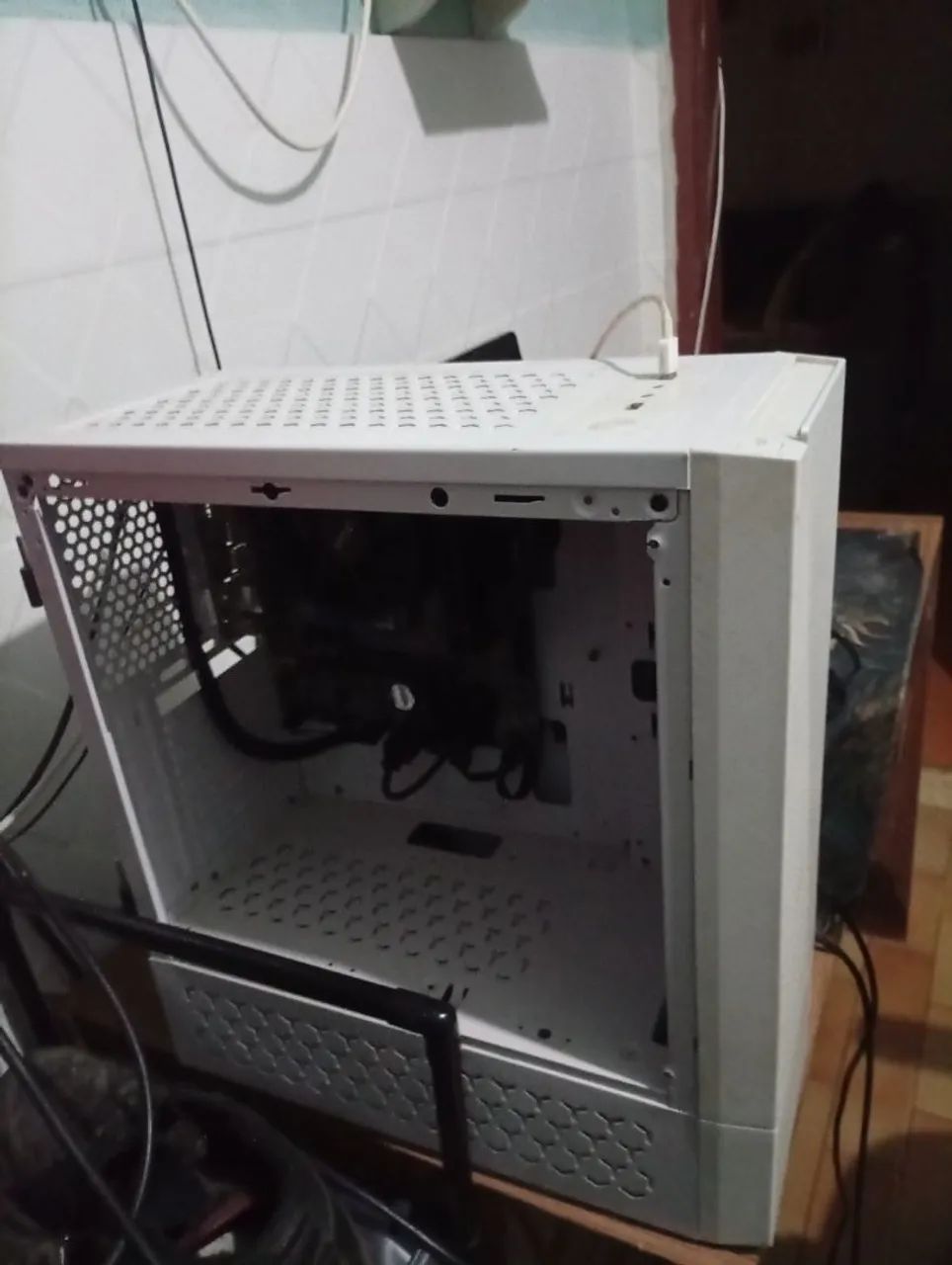 Computador com monitor, fone, mouse pad grande e mouse - Foto 2
