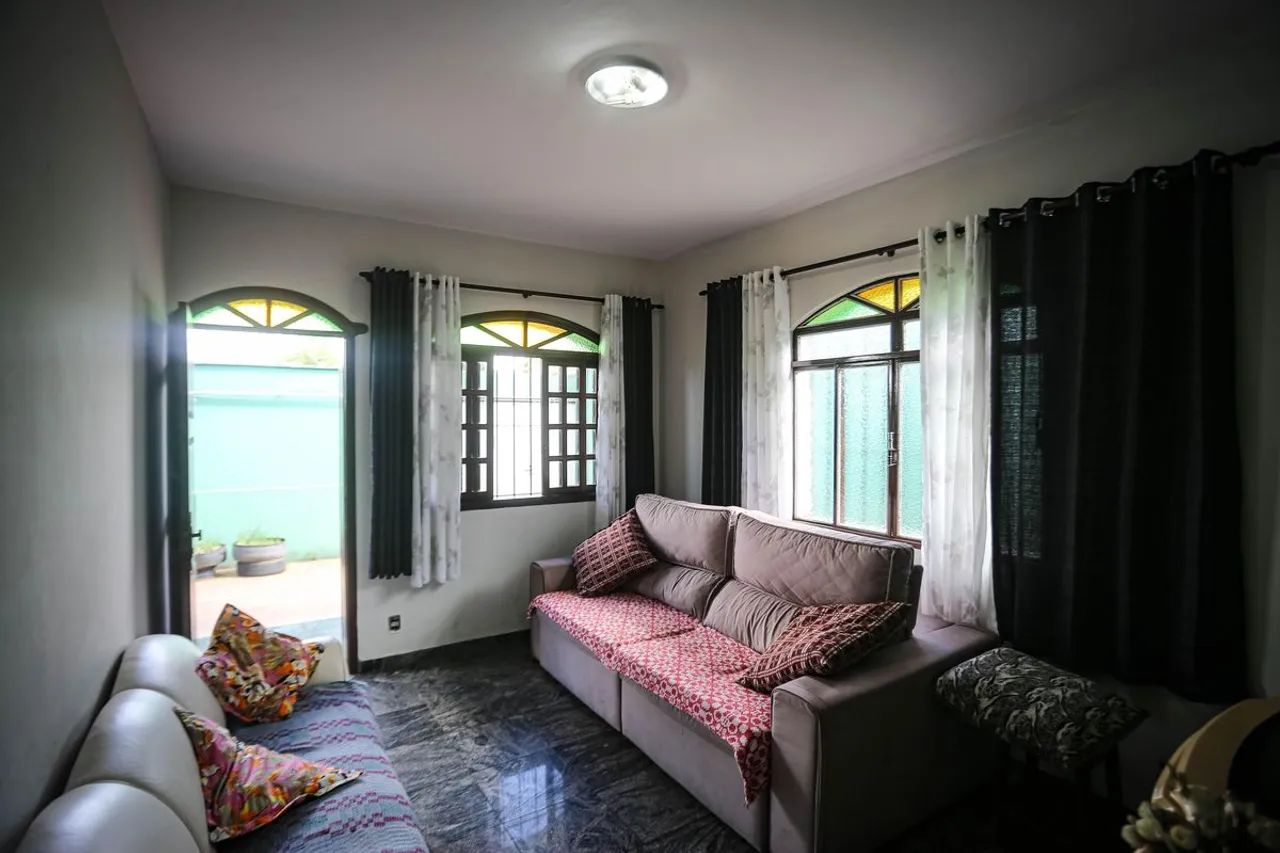 Casa à Venda - Ermelinda, 4 Quartos, 243 m2 - Foto 4