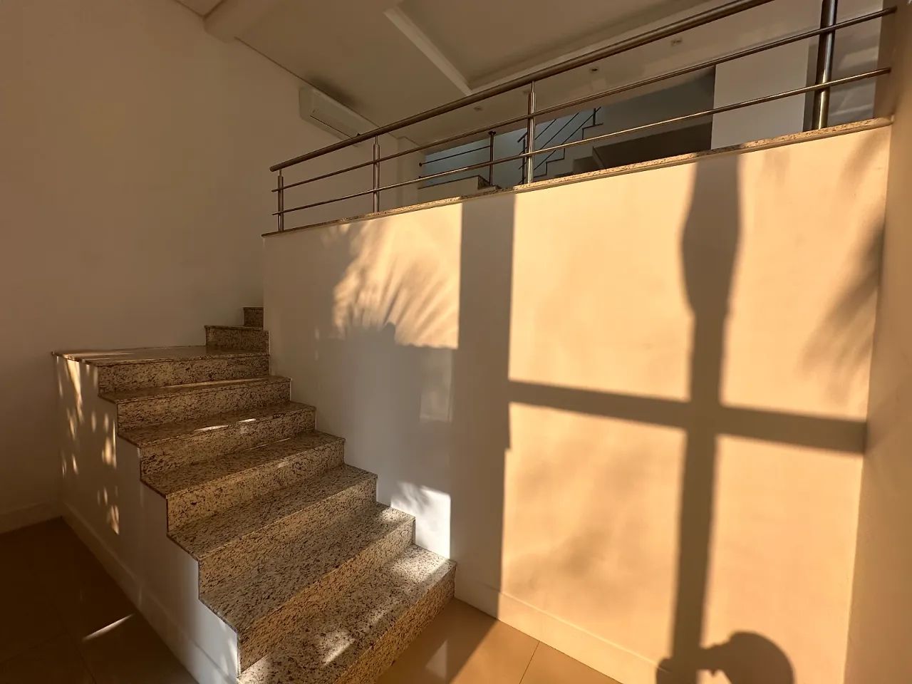 Casa Aluguel 3 Quartos com 3 Suítes e 340m² - Pedra Branca - Foto 4