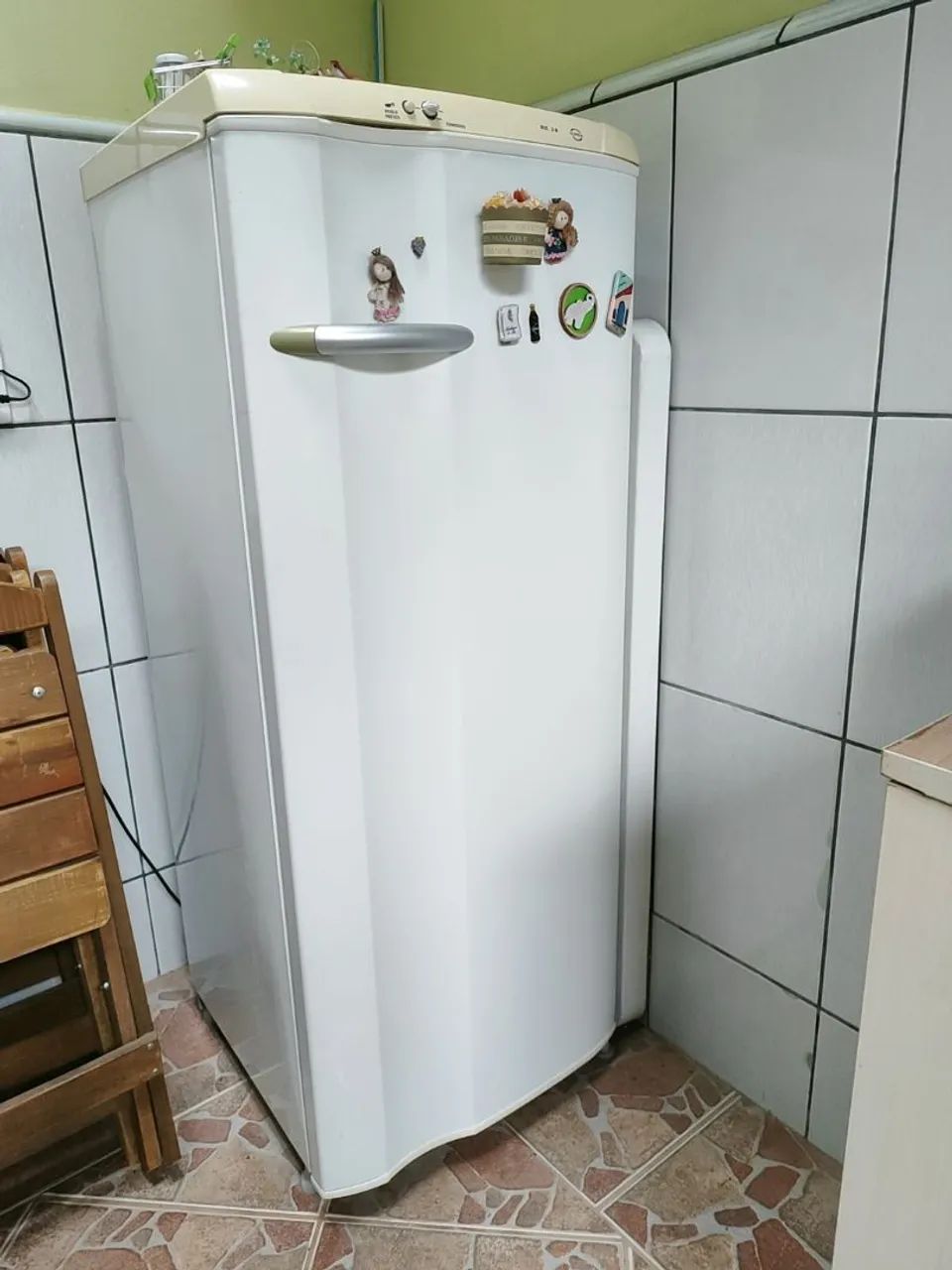 Geladeira Eletrolux 240l super conservada!