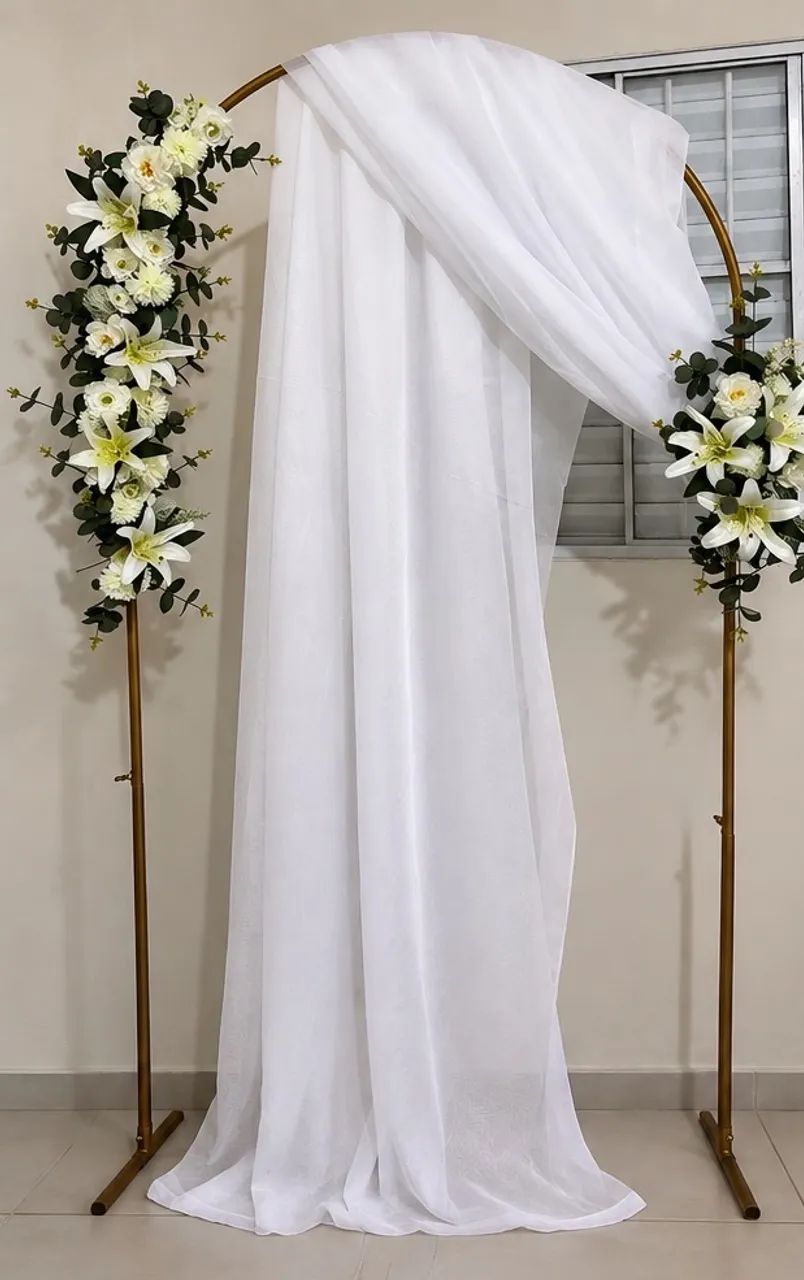 Arco de festa 2M com flores e tecido 