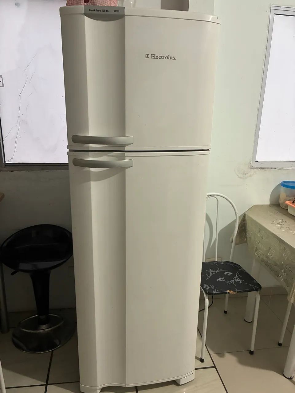 Geladeira Eletrolux 346l