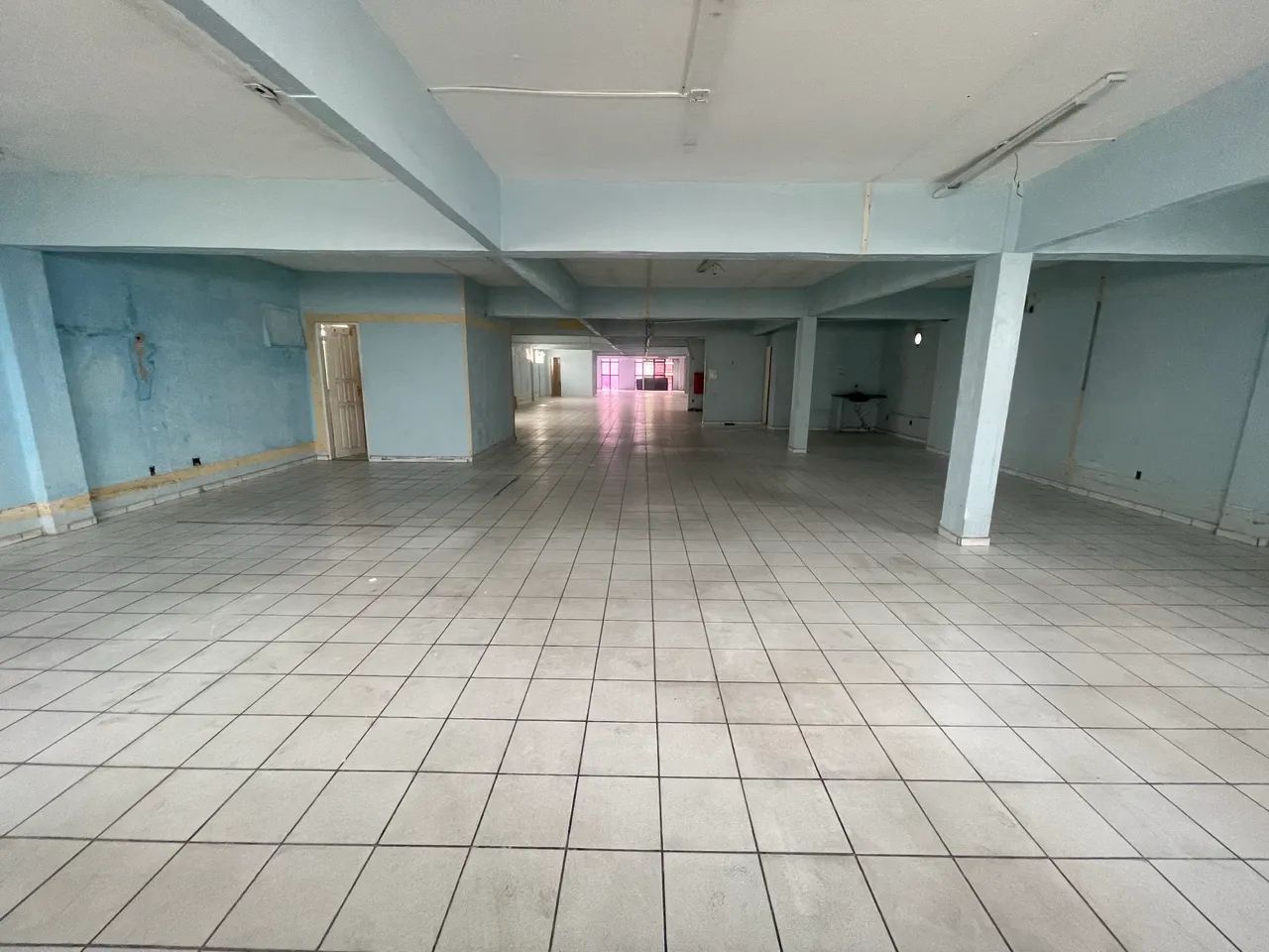 PREDIO COMERCIAL NA AV DJALMA BATISTA - Foto 4