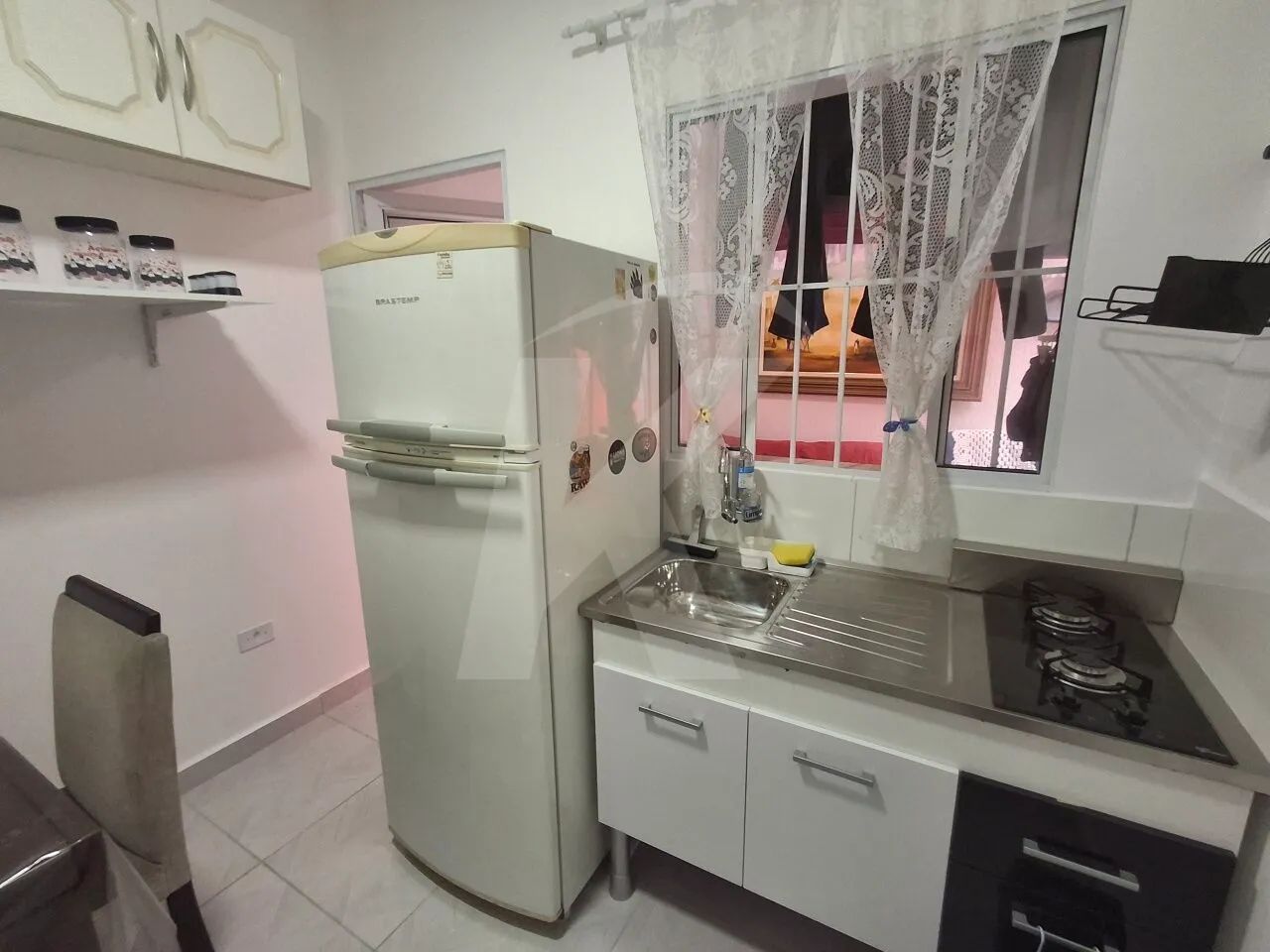 Casa com 1 dormitório, sala, cozinha, banheiro, área de serviço. - Foto 4