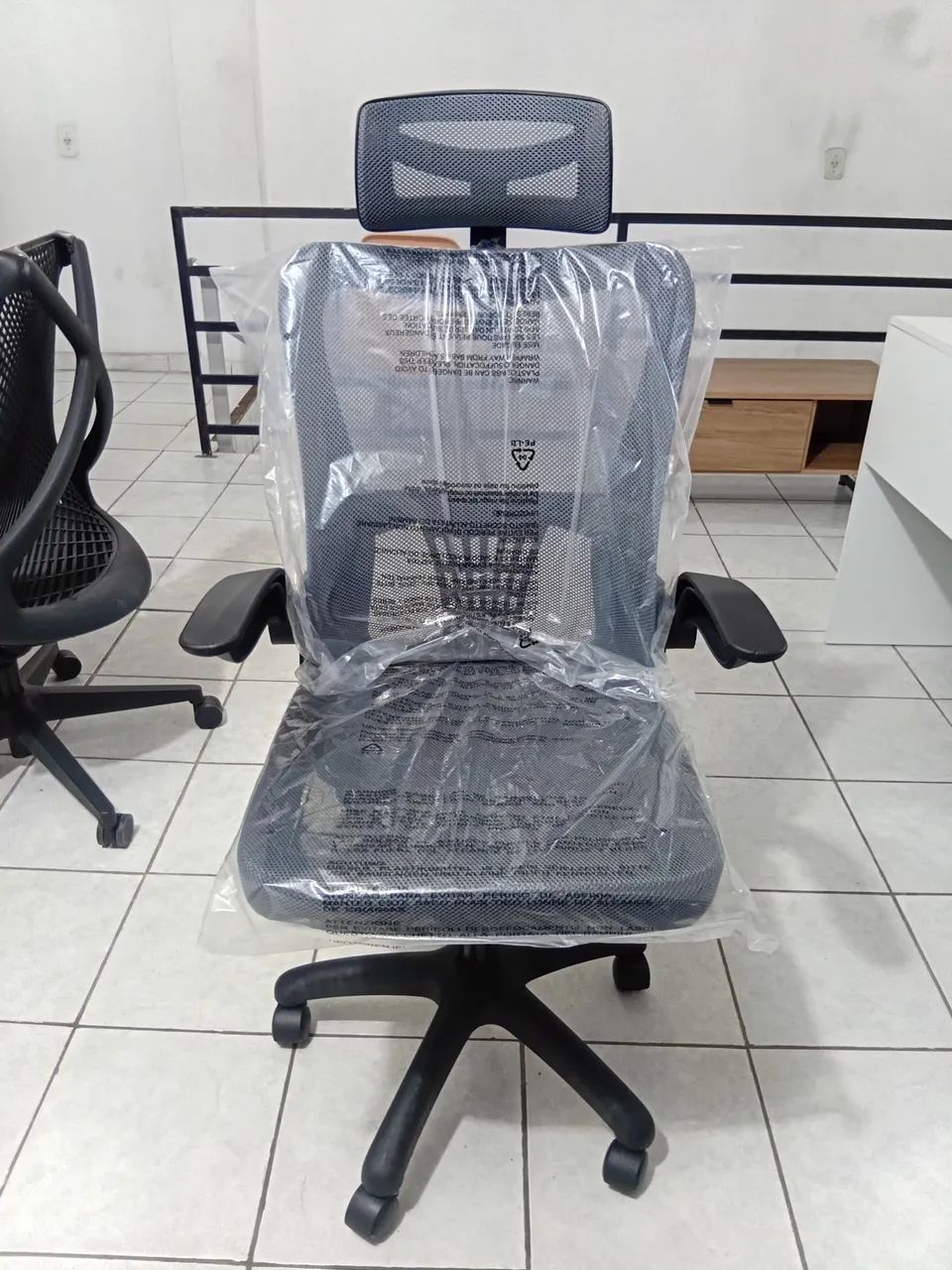 Cadeira giratória de tela mesh 