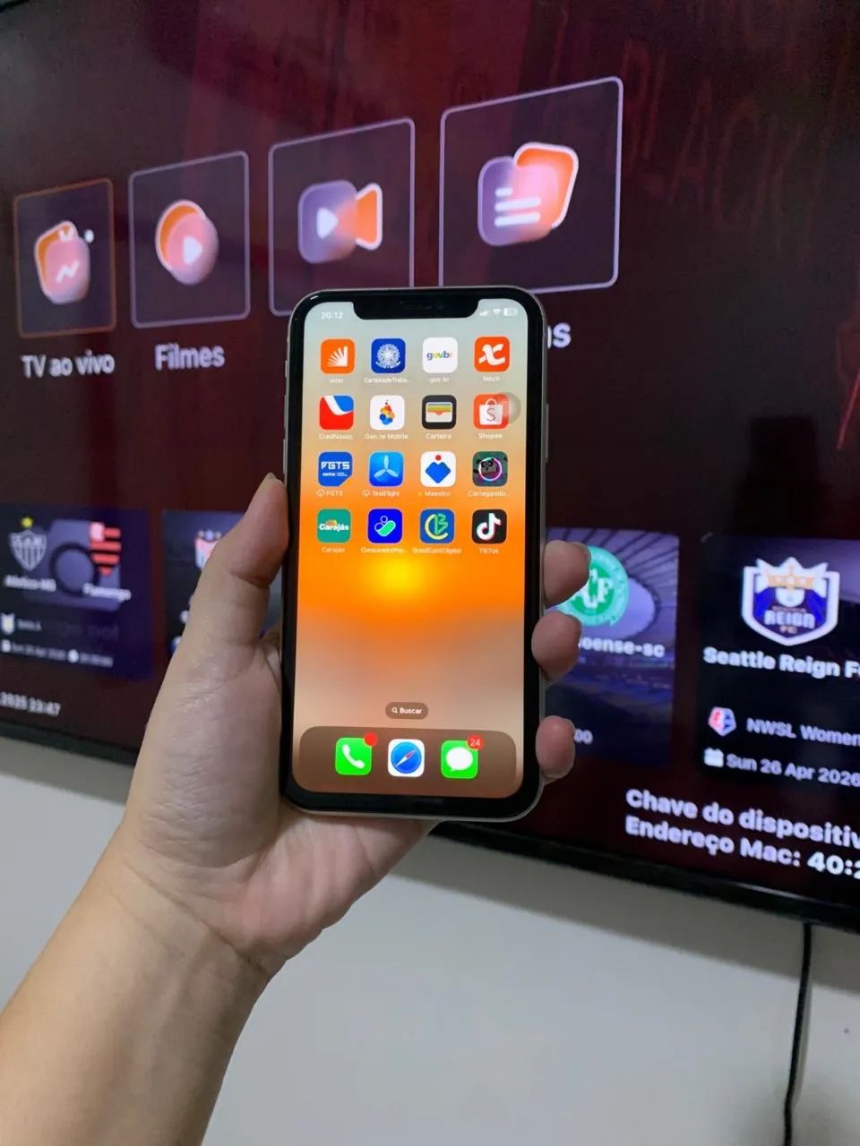 Vendo IPhone 11 Com nota fiscal e caixa - Foto 2