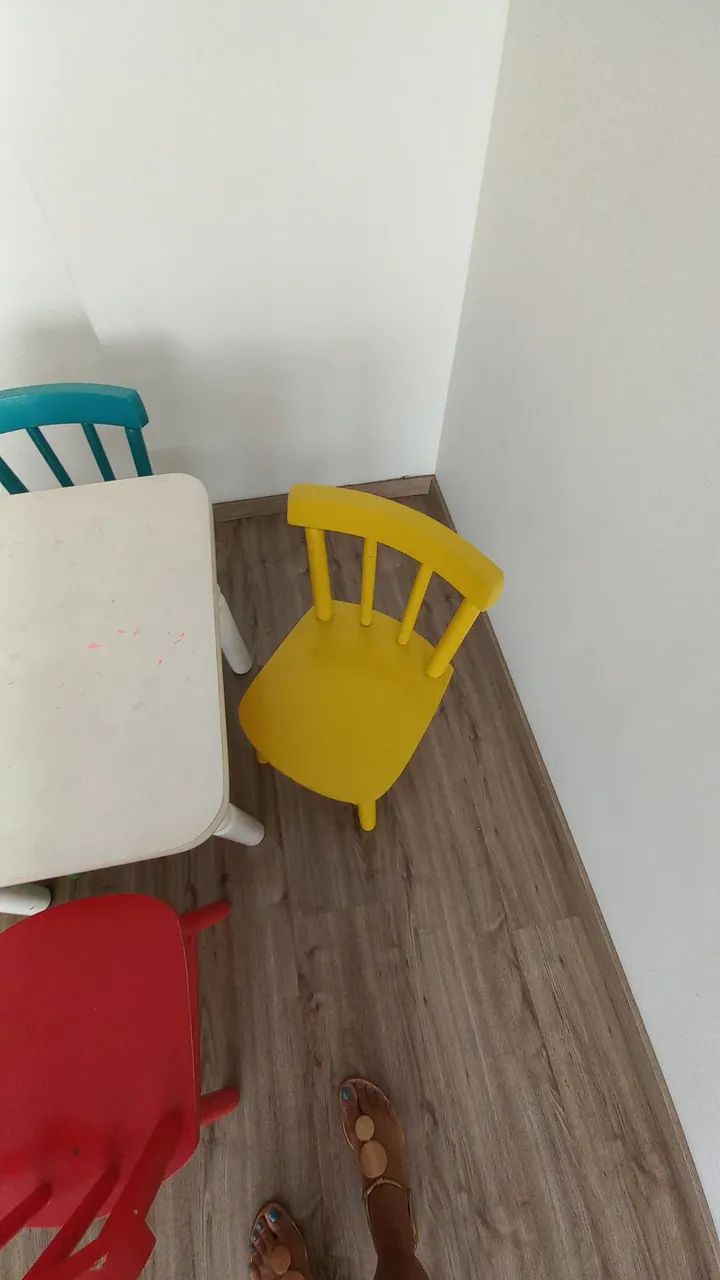 Mesa infantil com 4 cadeiras - Foto 3