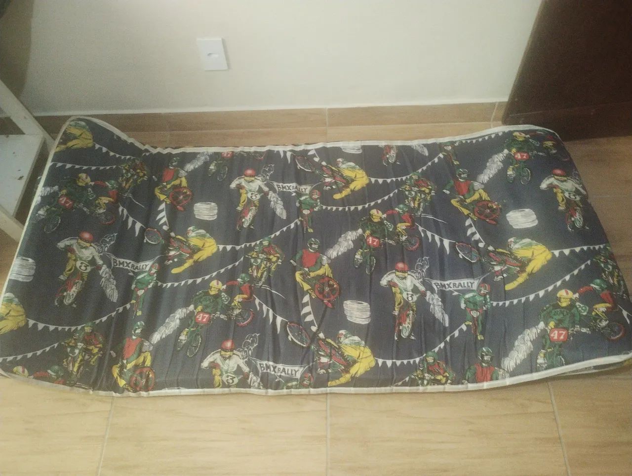Vende se 2 colchões para dormir  - Foto 4
