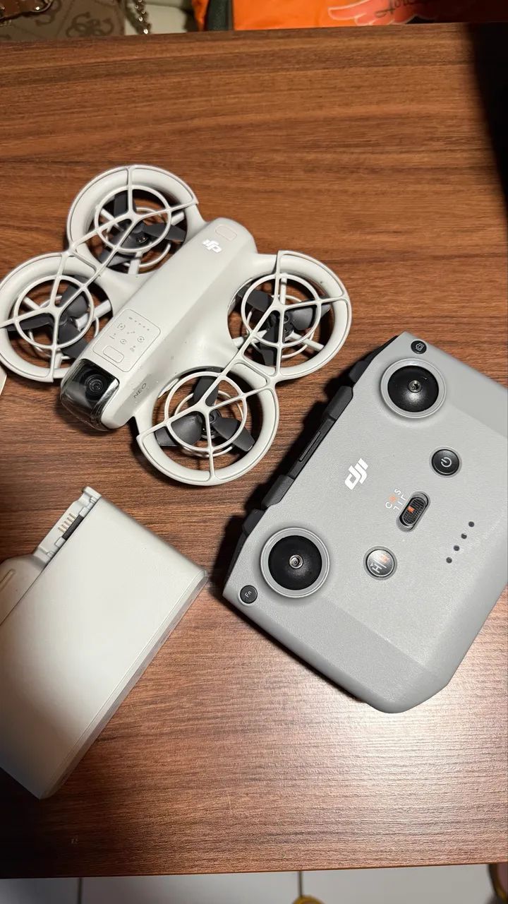 Drone DJI Neo + Controle Dji RC N3