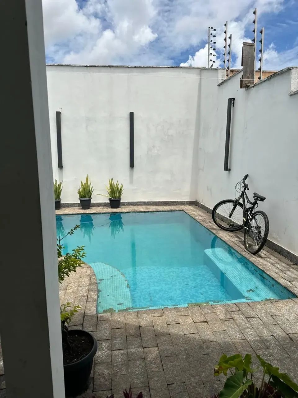 CASA PÚBLICA EM VÁRZEA GRANDE, PROX CORREIO E BIG LAR, C/ ARMÁRIOS E PISCINA, 2 QTOS 1 SUÍ - Foto 10