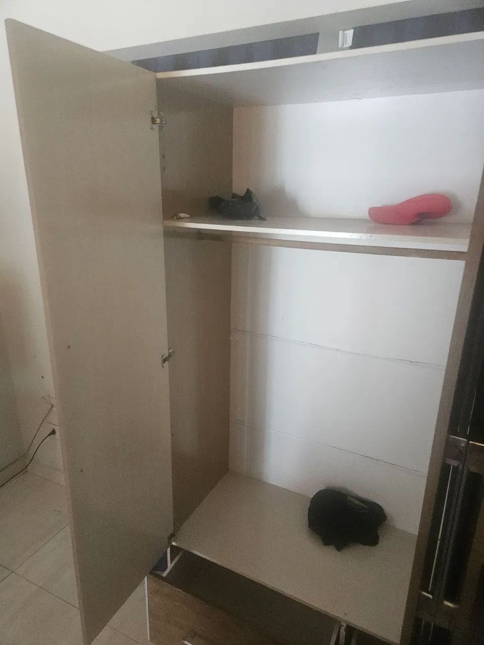 Guarda roupa em perfeito estado  - Foto 4