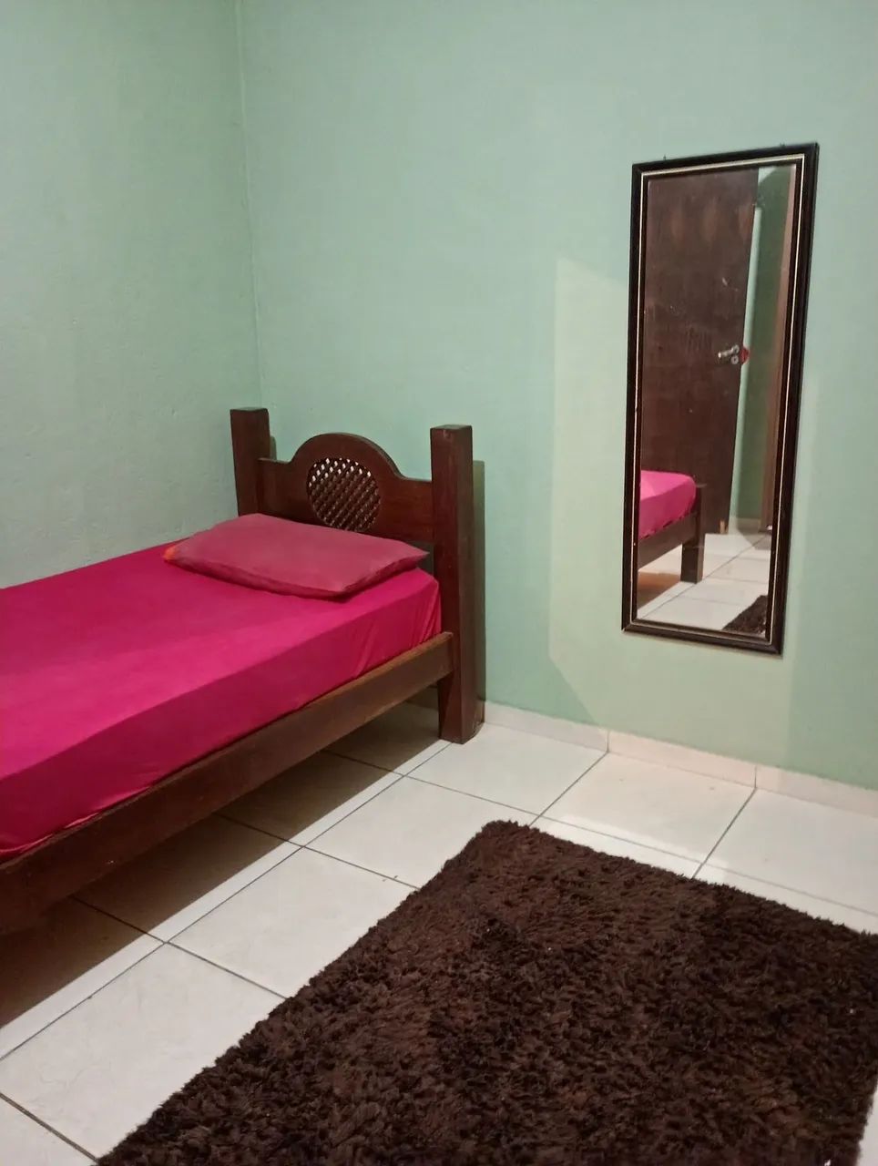 Alugo quarto em residência familiar - Foto 2