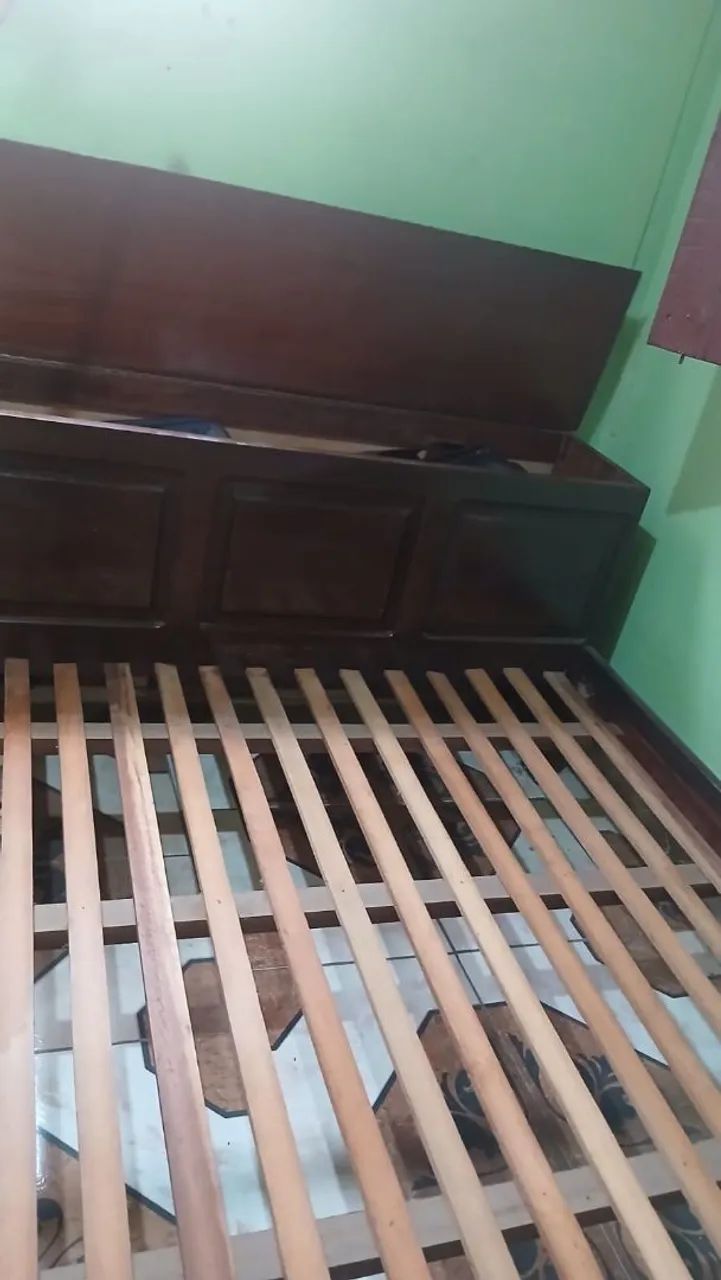 Cama casal com baú  madeira de lei - Foto 2
