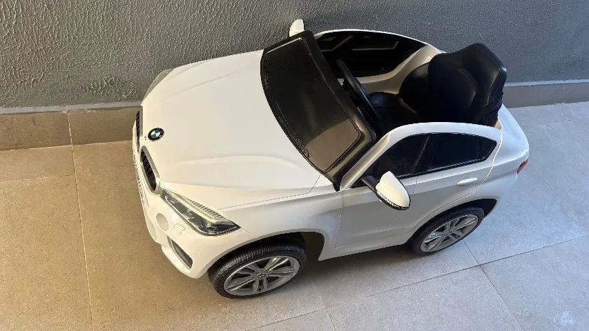 Carrinho elétrico BMW