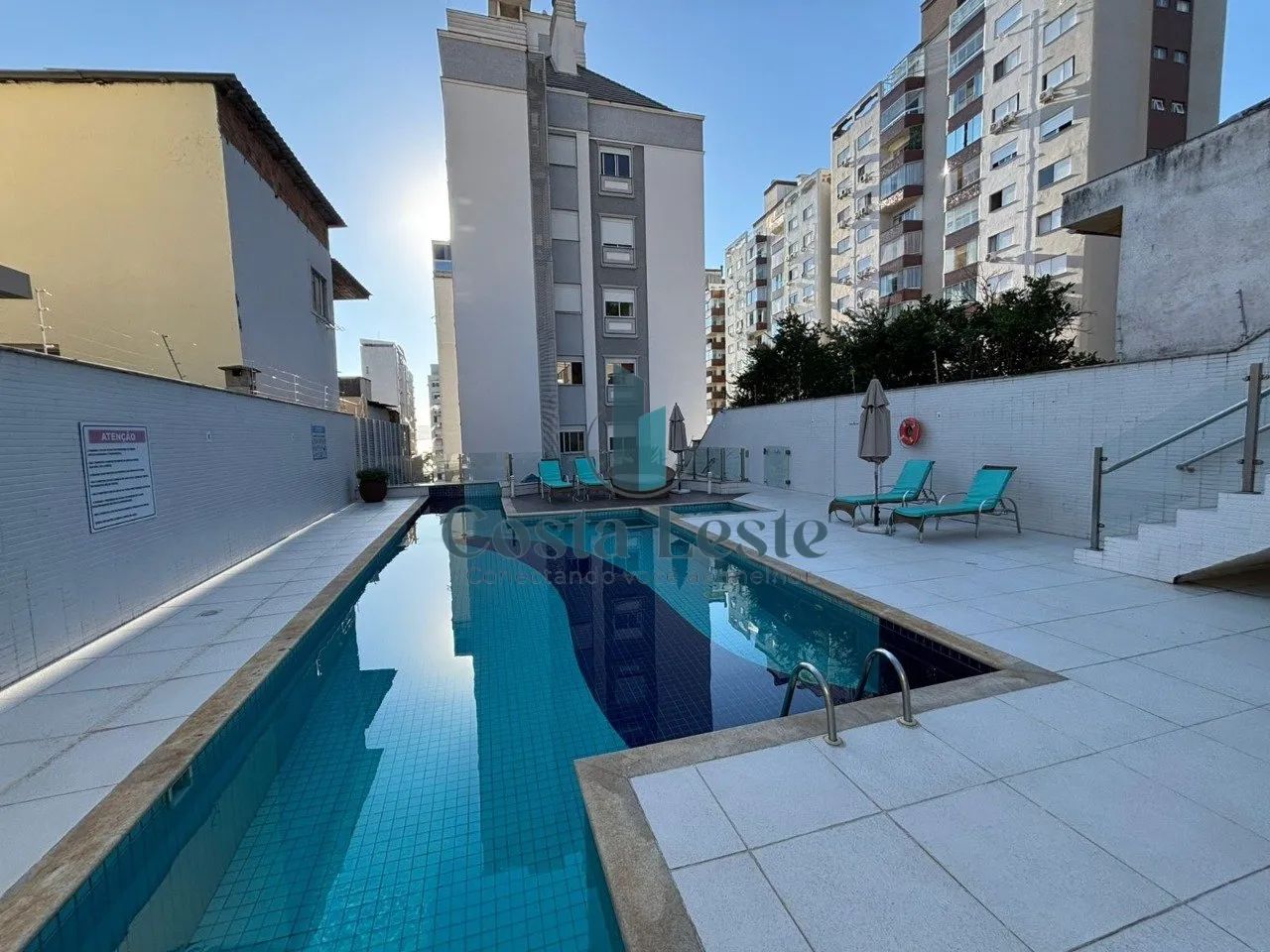 Apartamento 2 dormitórios (1 suíte) próximo à Beira-Mar Norte - Agronômica | Florianópolis