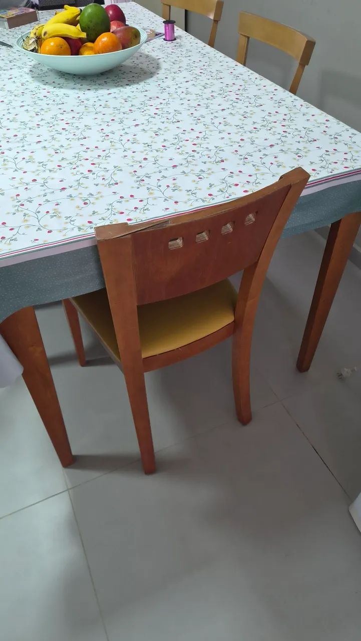 Mesa de jantar e 7 cadeiras - Foto 4