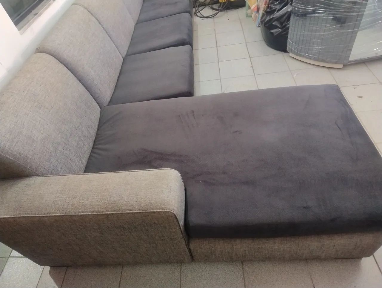 Sofá em Tecido com Chaise Grande - Foto 3
