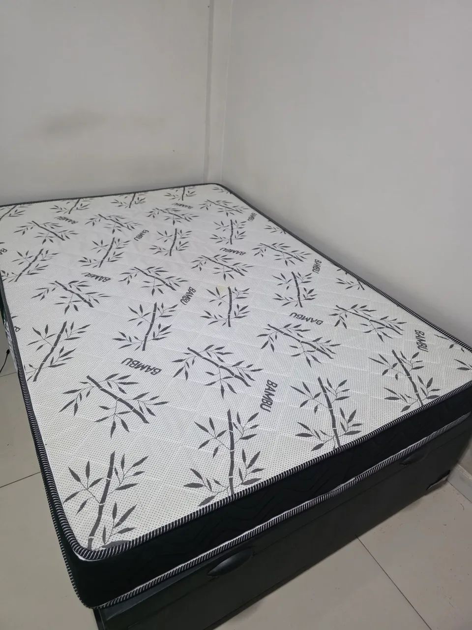 Cama de Viúva com box + colchão D33