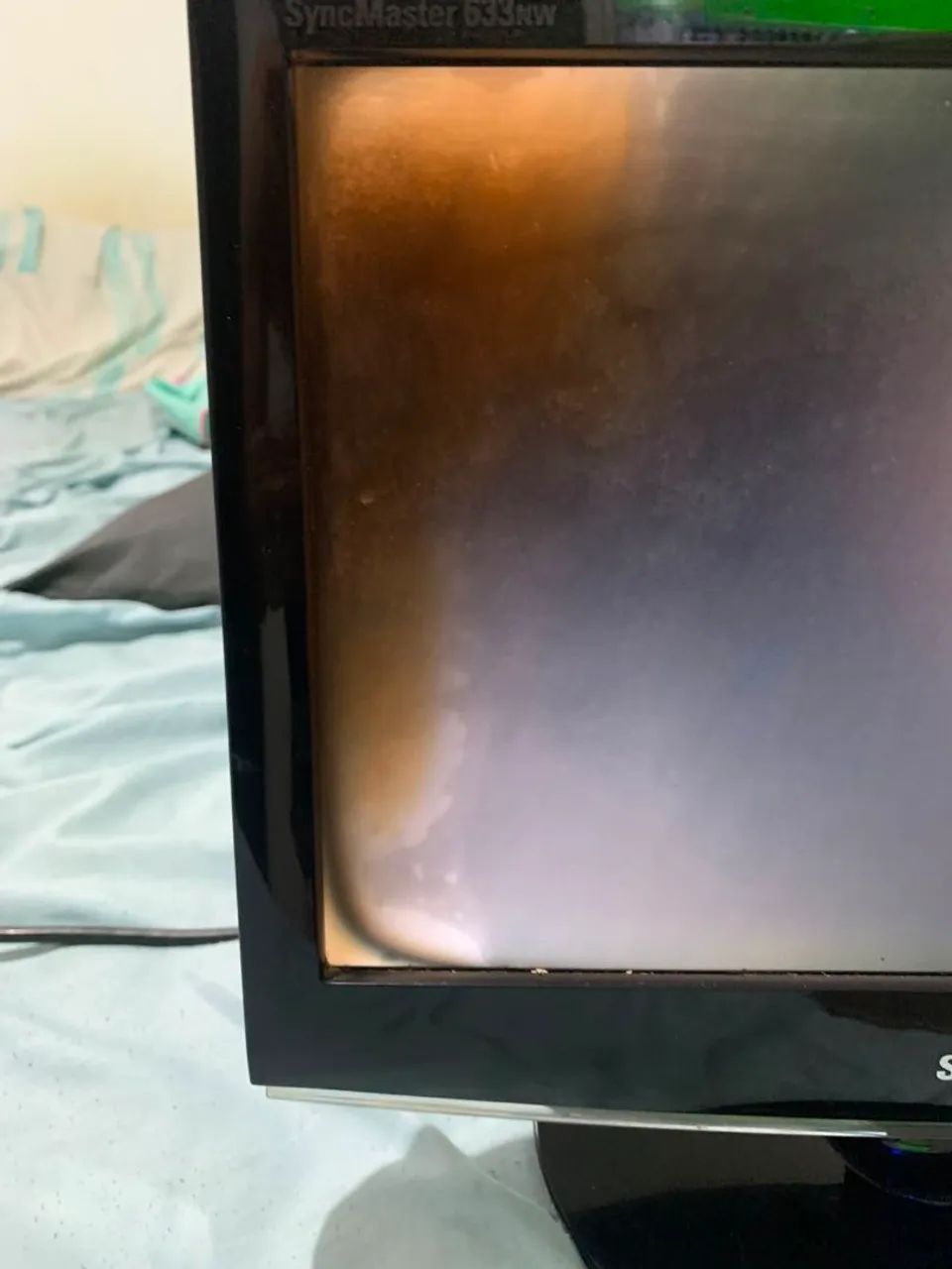Monitor de 14 polegadas com pequena mancha, mas funcionando normalmente  - Foto 2