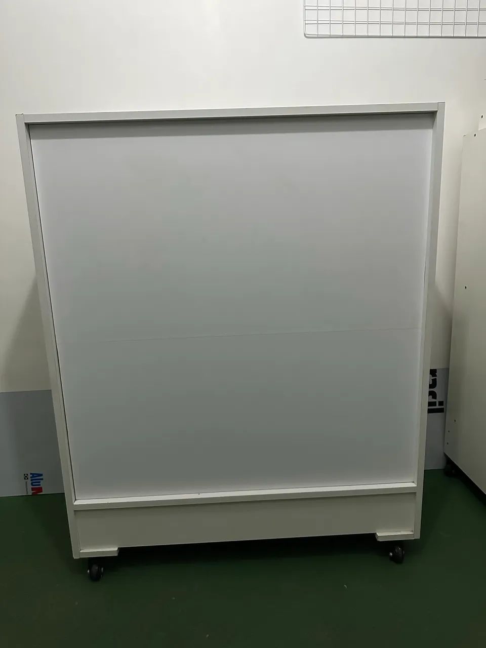 Balcão Vitrine para loja MDF em ótimo estado - Foto 3