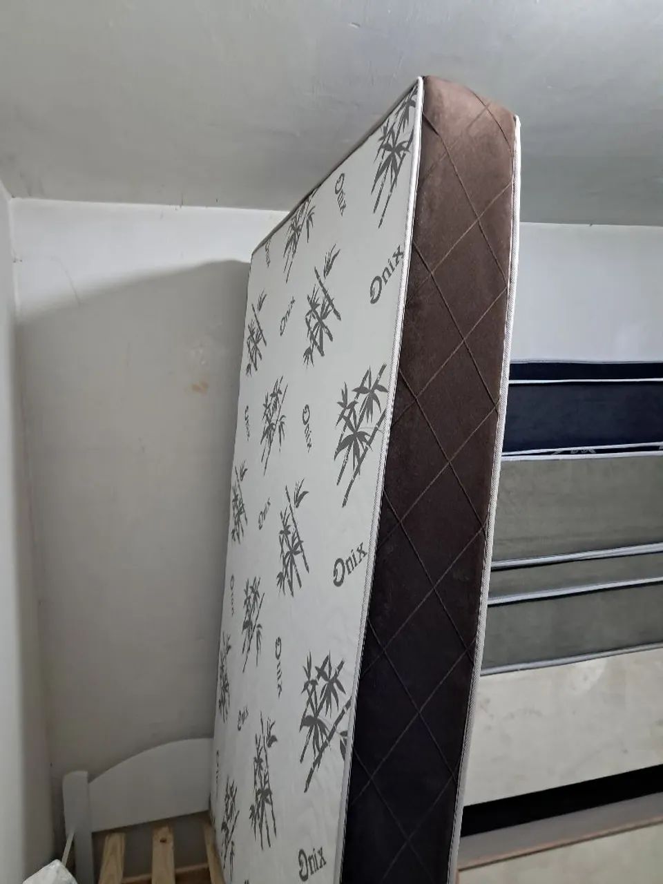 COLCHÃO DE CASAL EM MOLAS, LEIAM: - Foto 4