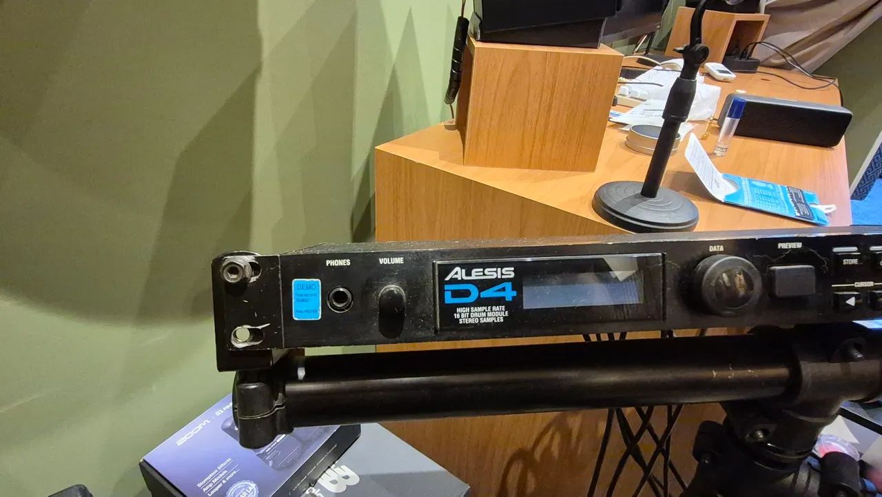Bateria Alesis D4 - Instrumentos musicais - Jardim do Lago